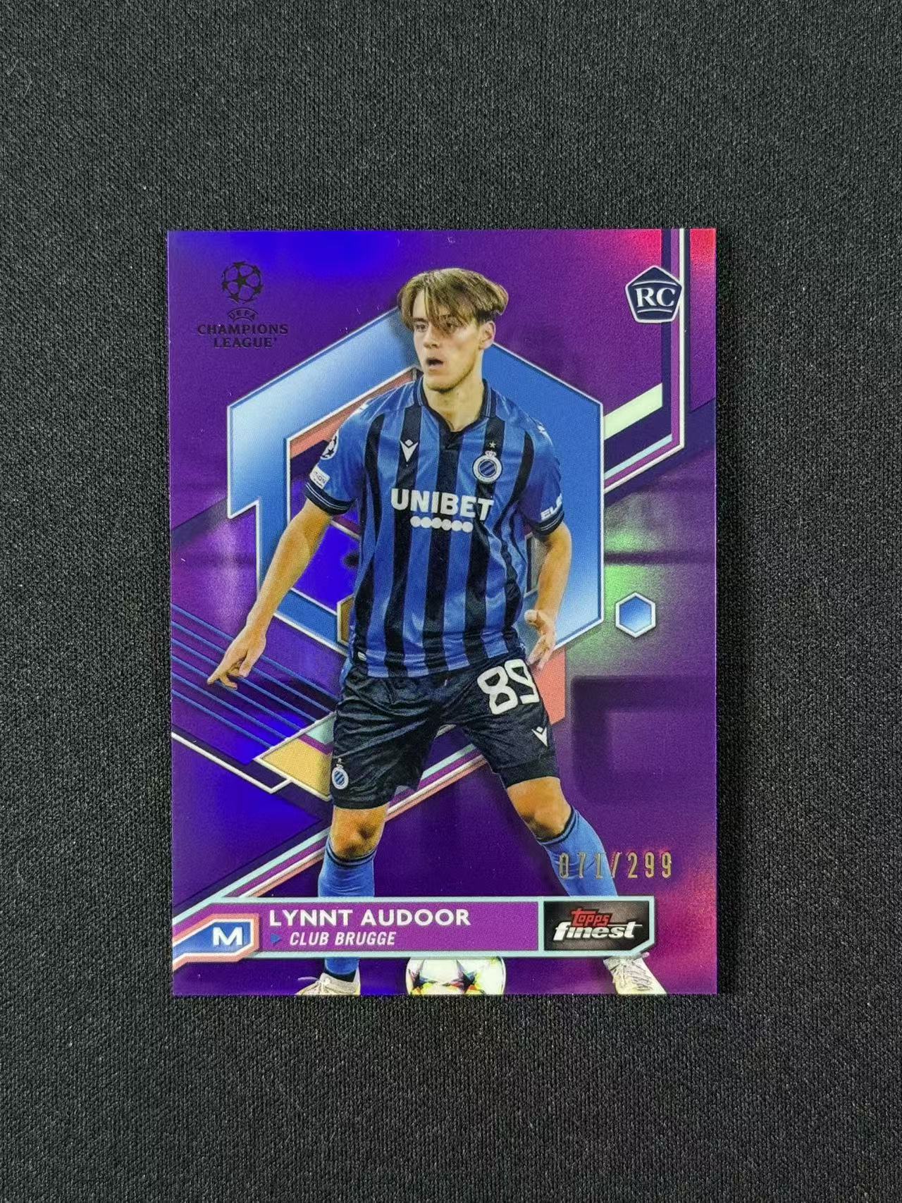 2023 Topps Finest Lynnt Audoor RC 【林林拍卖张彩虹】finest系列 欧冠 布鲁日 新秀 林特奥多尔 071/299编 紫折 base