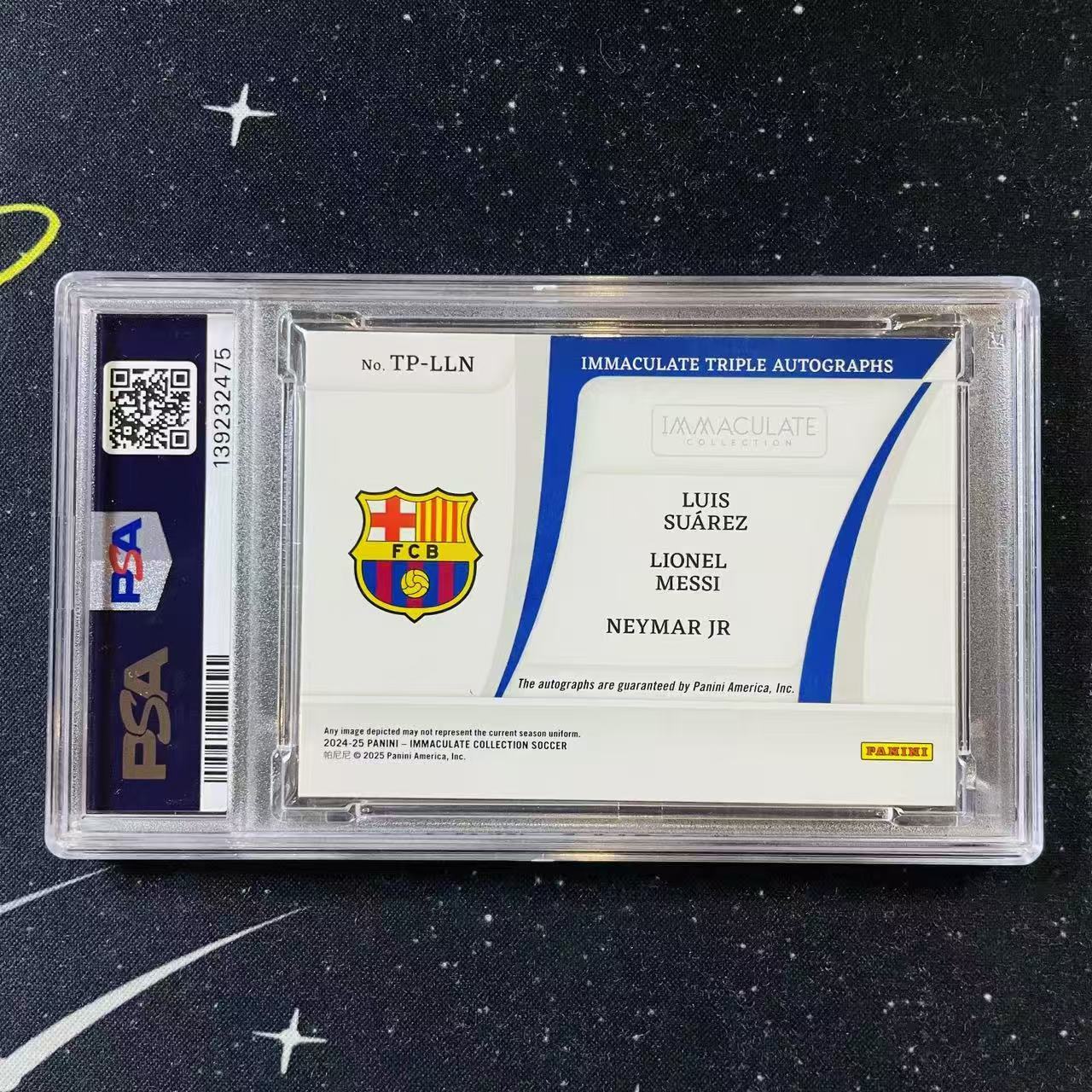 2025 Panini Immaculate Messi Neymar Suarez 梅西 内马尔 苏亚雷斯 签字 1/1编 一编 1of1 红平行 三人签字 三签 MSN巴萨最强三叉戟 PSA9分 阿根廷 巴西 巴塞罗那 洛北拍卖 咕神