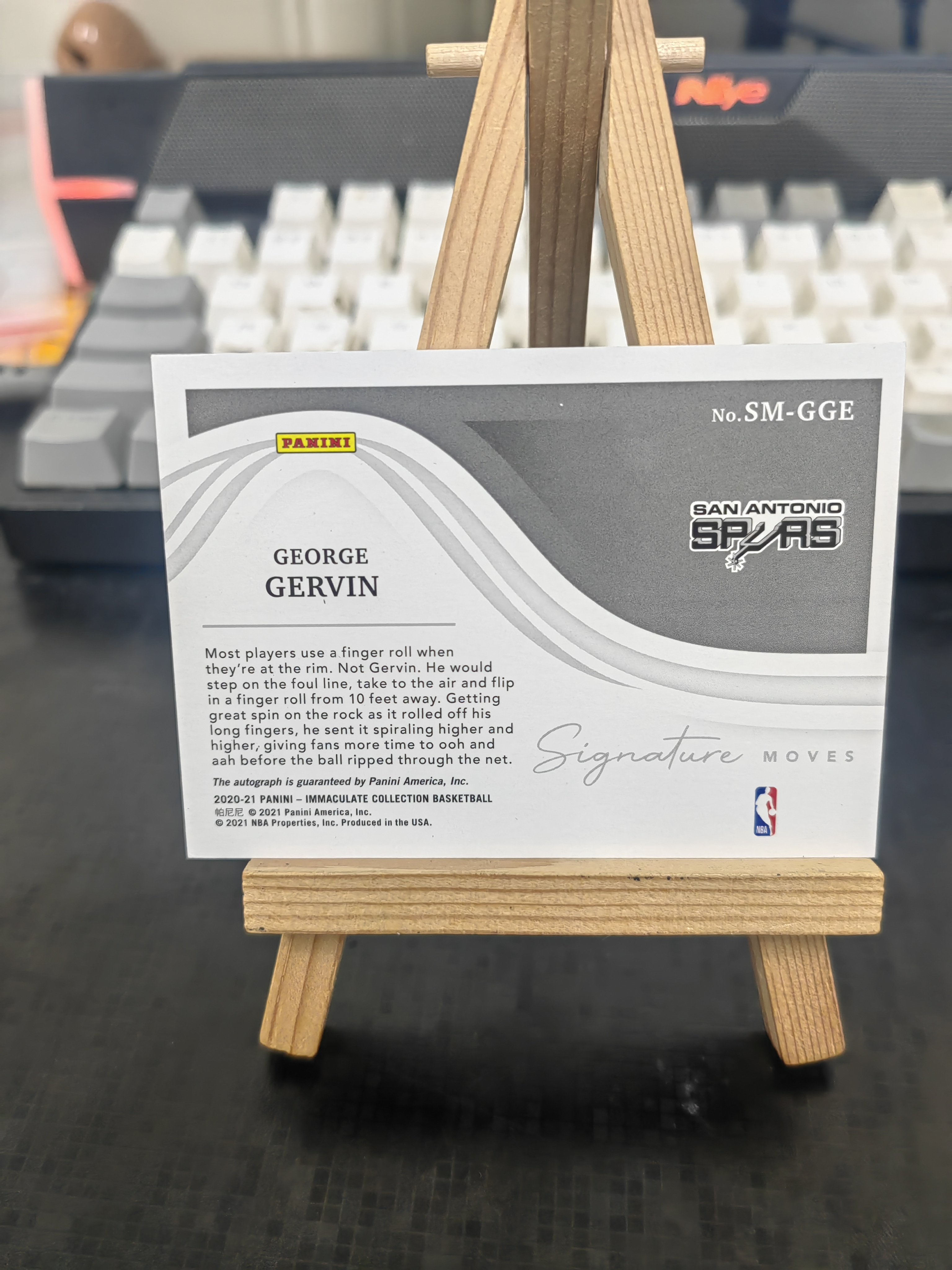 2020-21 Panini Immaculate George Gervin 【来福拍卖】爱咪咪 马刺 乔治 格文 26/99编 镜面 签字 卡签 Moves 招牌动作 卡品如图