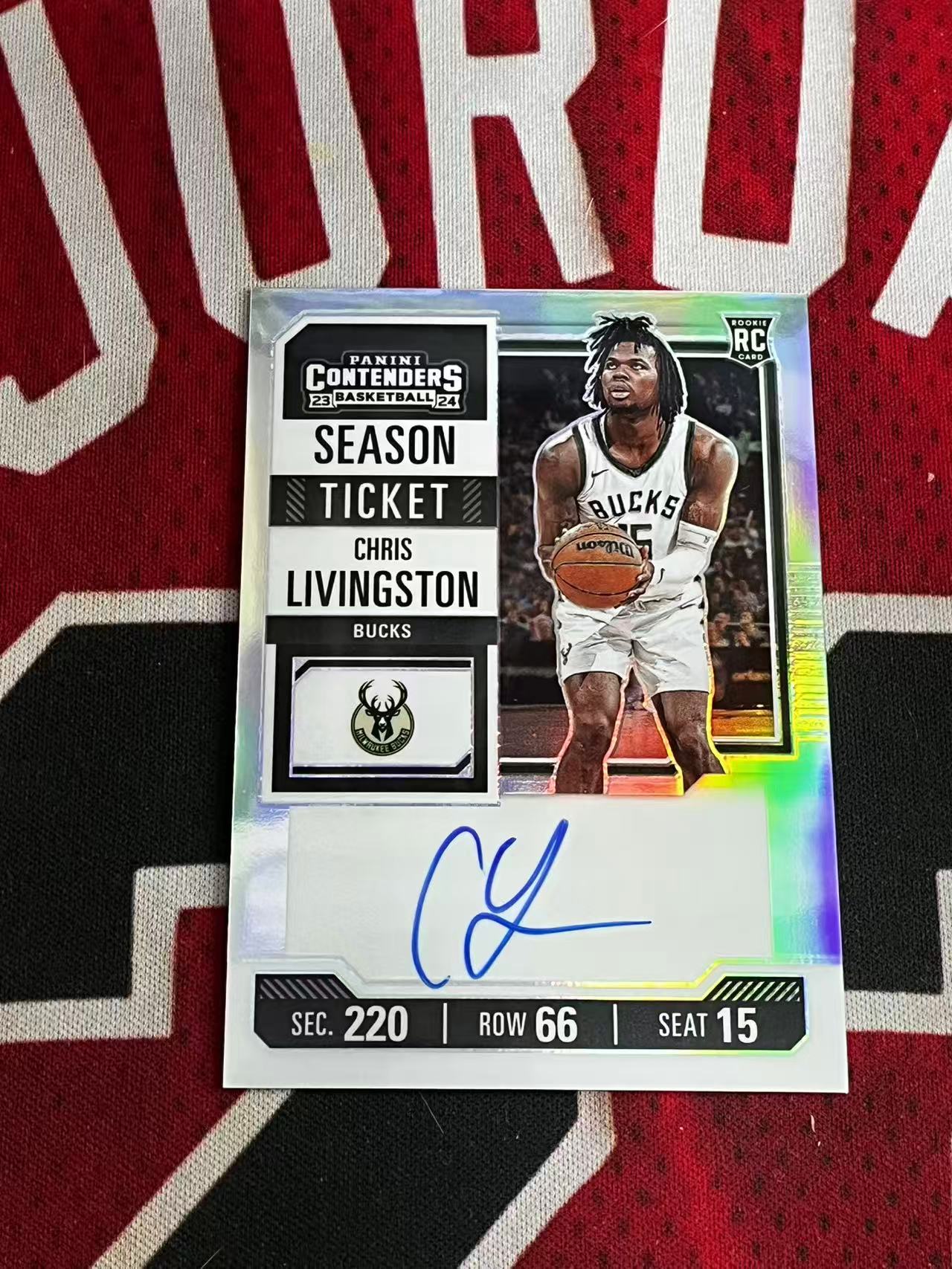 【接寄拍费率低至5%含卡淘手续费】2023-24 PANINI CONTENDERS 球票系列 雄鹿 新秀RC 克里斯利文斯顿 签字卡 卡签 正新秀球票签字卡 银折 折射【烂臭嘴拍卖】