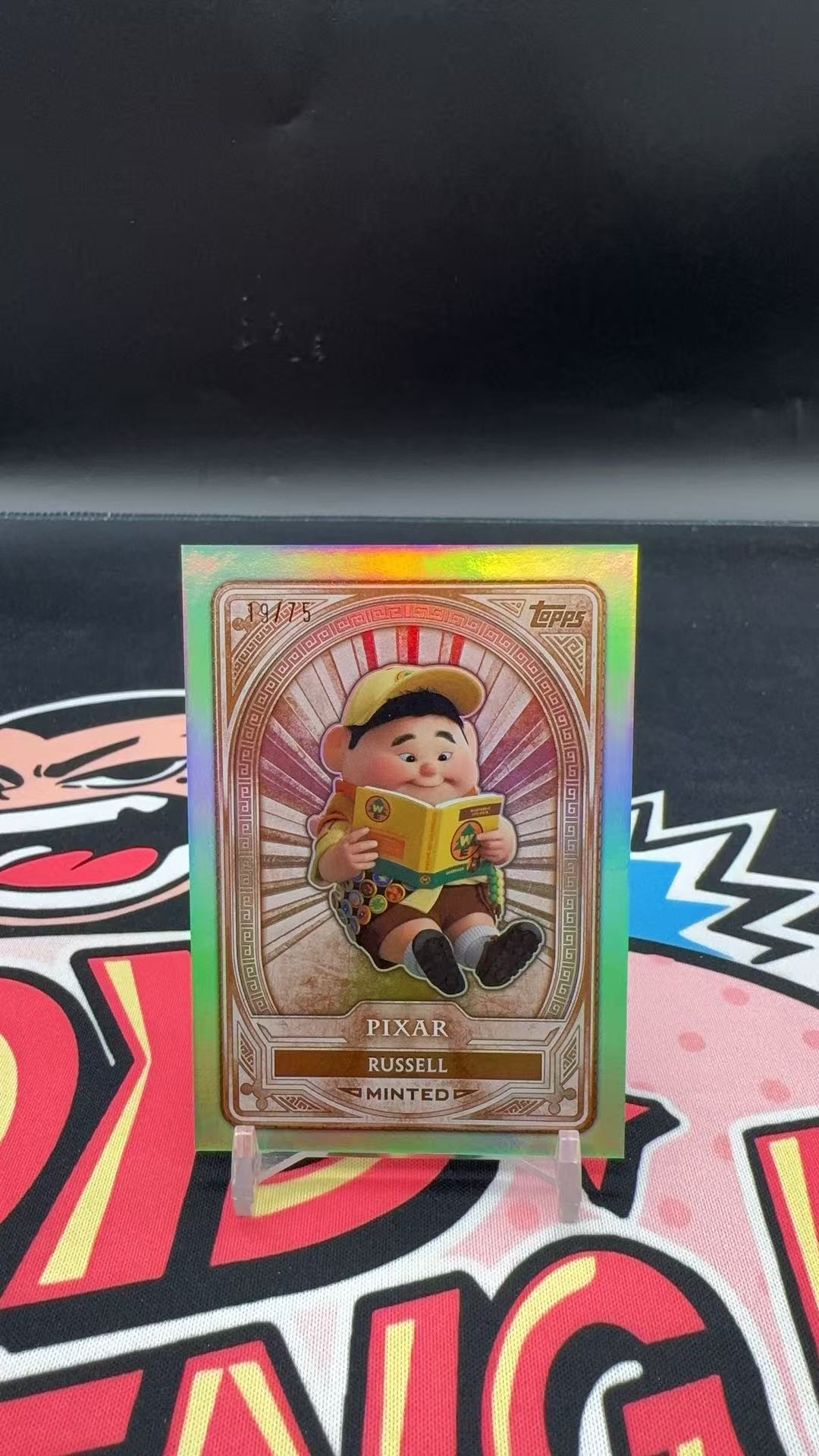 【玩具坑】2025 Topps Disney Mint 迪士尼 TC 皮克斯经典 绿折 75编 拉塞尔