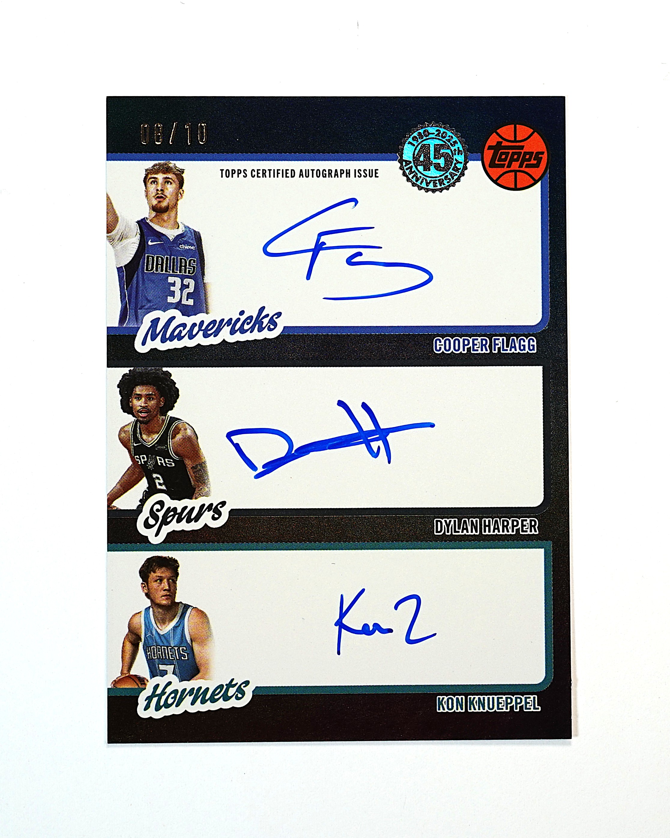 2025 Topps Flagship Cooper Flagg RC 库珀 弗拉格 迪伦 哈珀 康 克尼普尔 08/10编 新秀 三人卡签 签字 金折 独行侠 马刺 系列大Hit 卡品微瑕【DD】