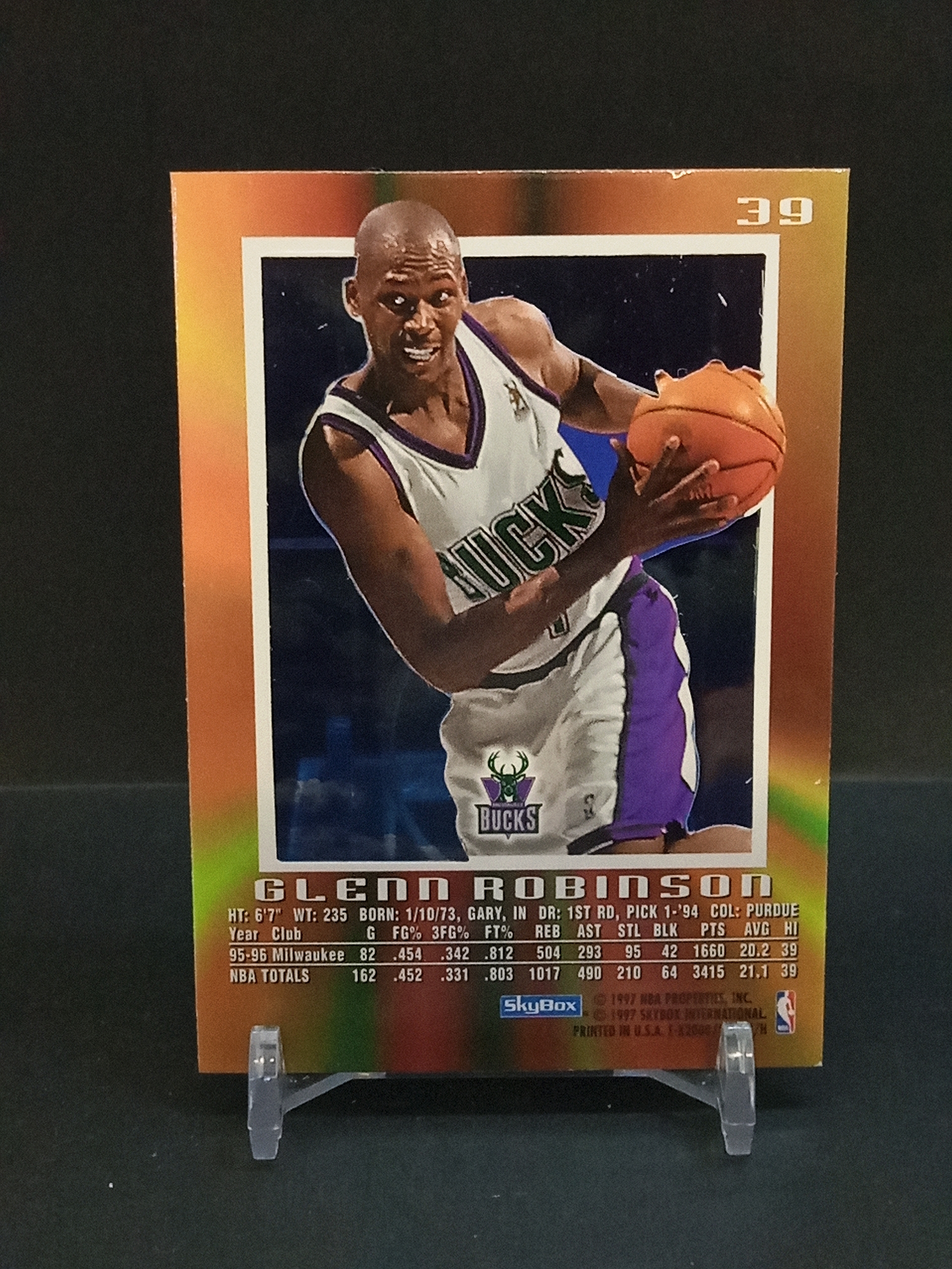 【DC拍卖】9.29小科比(微瑕)`1996-97 Skybox E-X2000 #39 Glenn Robinson 格伦罗宾逊 密尔沃基雄鹿 橙金渐变胶片折射老球星卡,大狗罗宾逊`