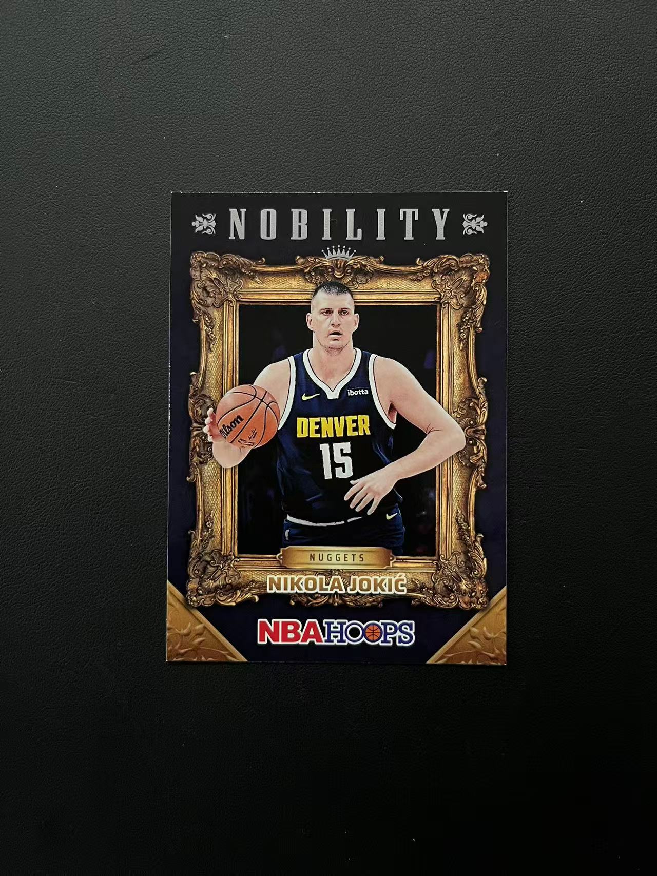 2024-25 Panini Hoops Nikola Jokic 《王中王代卖》Hoops 丹佛掘金 尼古拉 约基奇 Nobility 相框特卡 边角微白 瑕疵如图 凑套必备 可累积 D23