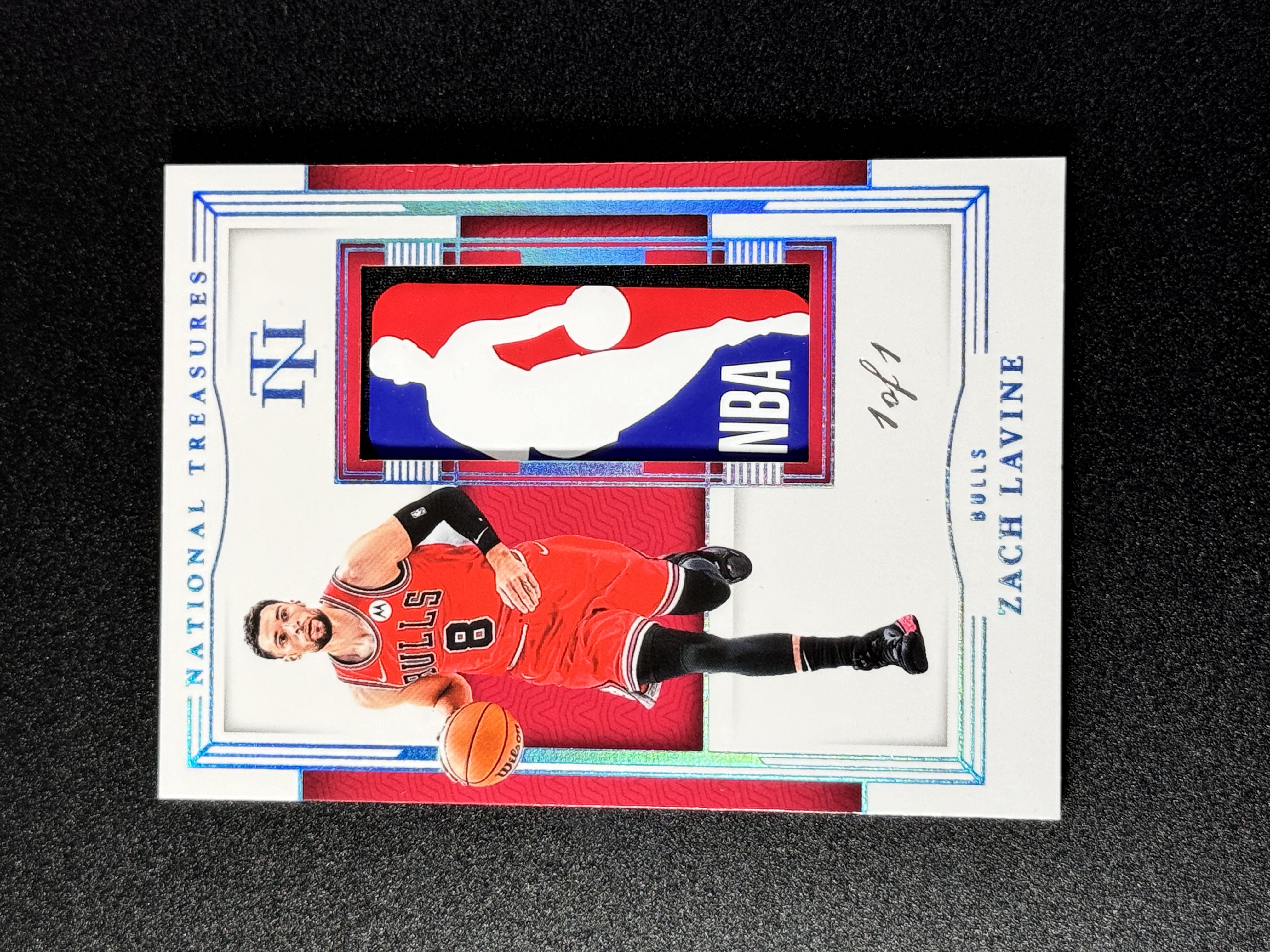 【喷子拍卖】2023-24 National Treasures Zach LaVine 国宝 芝加哥公牛 扣篮王 扎克 拉文 logoman 一编 湖水蓝闪 1of1 大hit卡 GU落场超有价 专收必备 包砖 微瑕看图 AABB