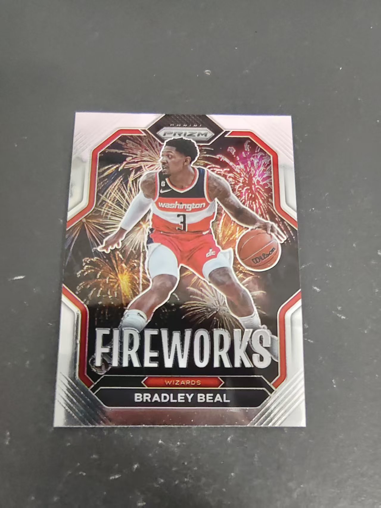 【可合并,不累计】2022-23 Panini Prizm Bradley Beal 布拉德利 比尔 奇才 烟花特卡 PZ 划痕 边角微瑕 介意勿拍 #25