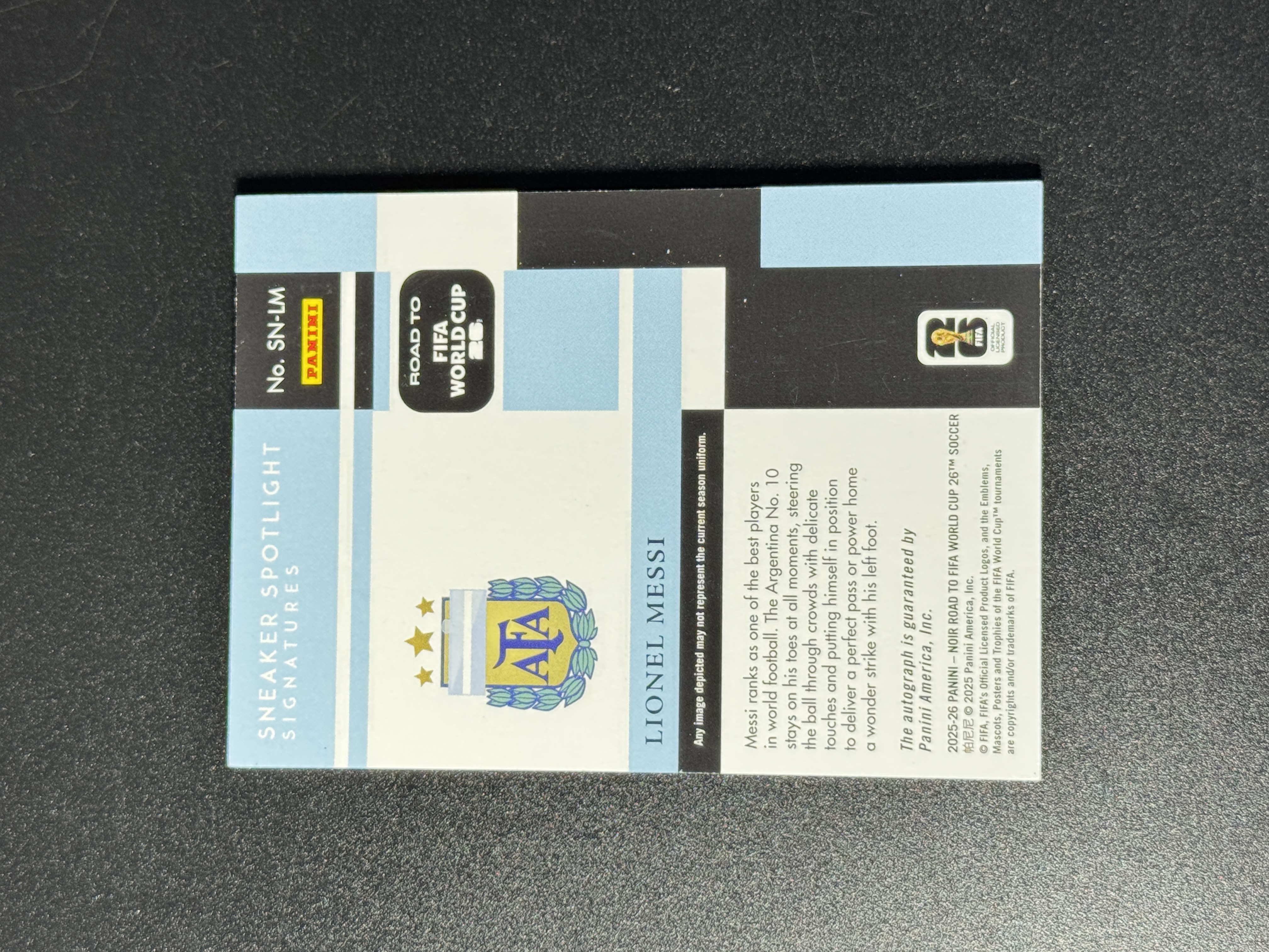 【喷子拍卖】2025-26 panini noir Lionel Messi 阿根廷 球王 梅西 Sneaker Spotlight 鞋灯 球鞋灯 签字 36编 无平行 闪版 卡签 大hit卡 ssp 元年鞋灯 送订制壳 微瑕看图 虚竹