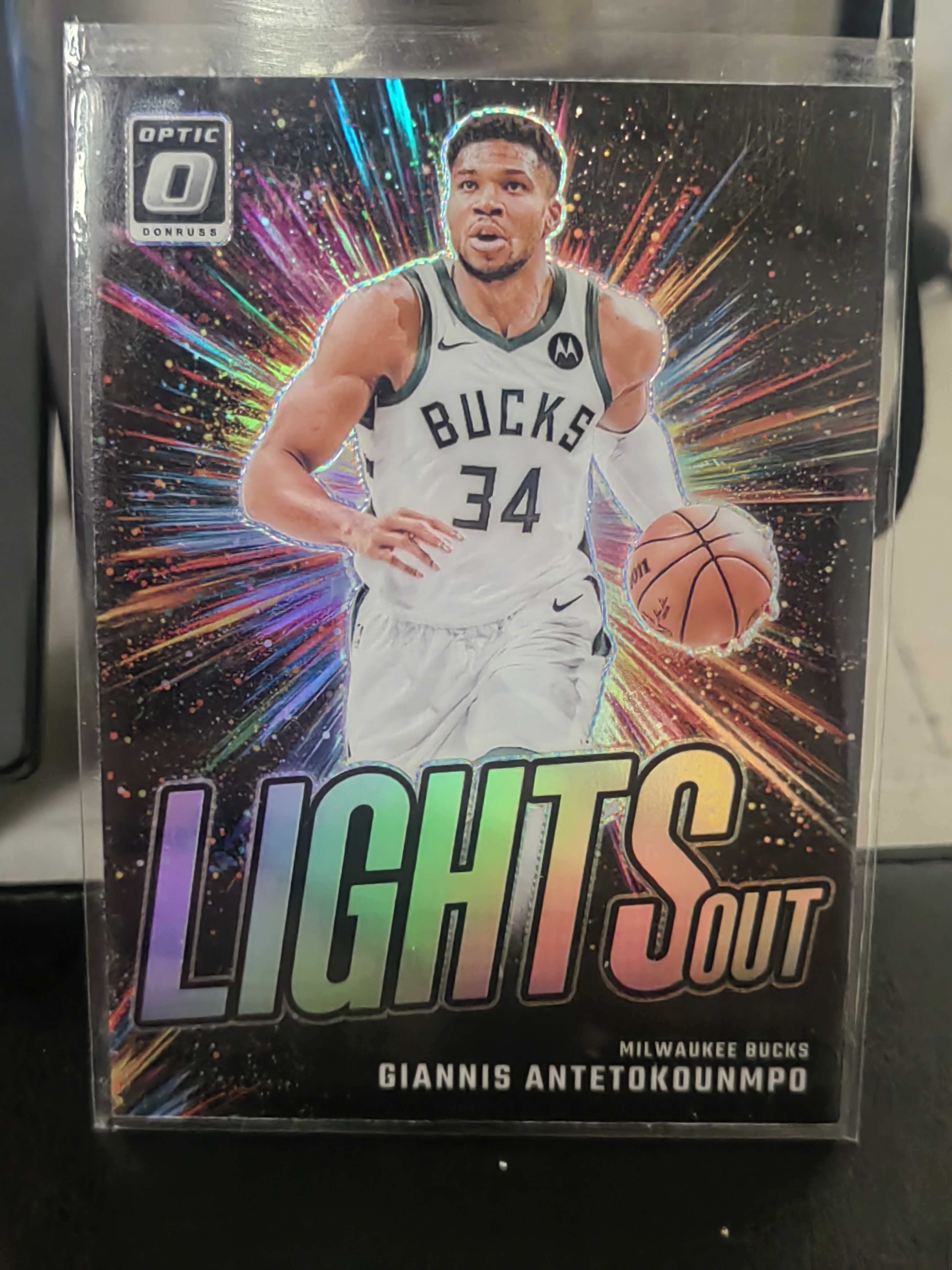 2024-25 Panini Donruss Optic Giannis Antetokounmpo 杜蕾斯 OP 扬尼斯 阿德托昆博 字母哥 雄鹿 LIGHTS OUT 特卡 熄灯 小鱼 卡品如图
