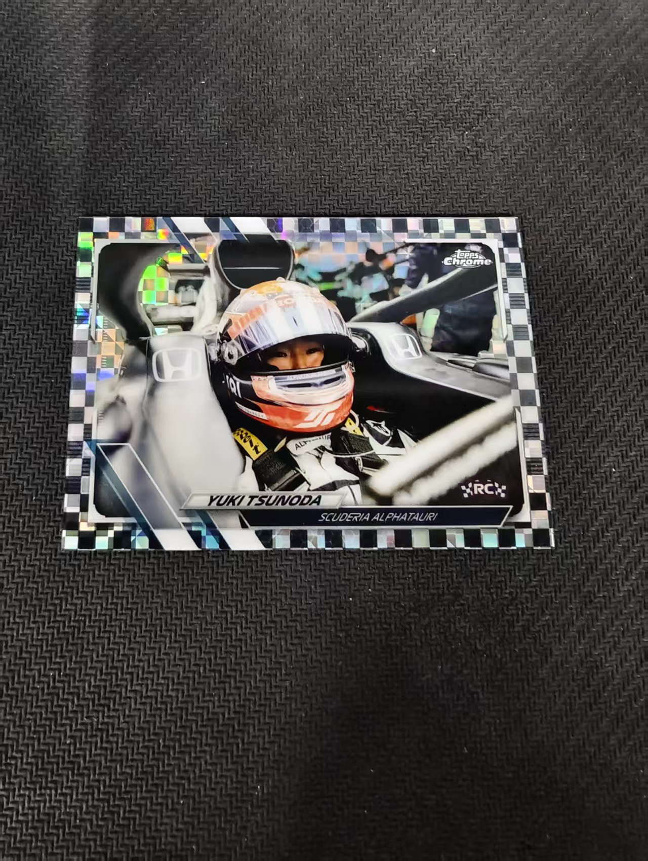 【汽水拍卖】2021 Topps Chrome Yuki Tsunoda RC F1 方程式赛车 红牛二队 角田裕毅 新秀 棋盘折 格子折 划痕 边角瑕疵 #37