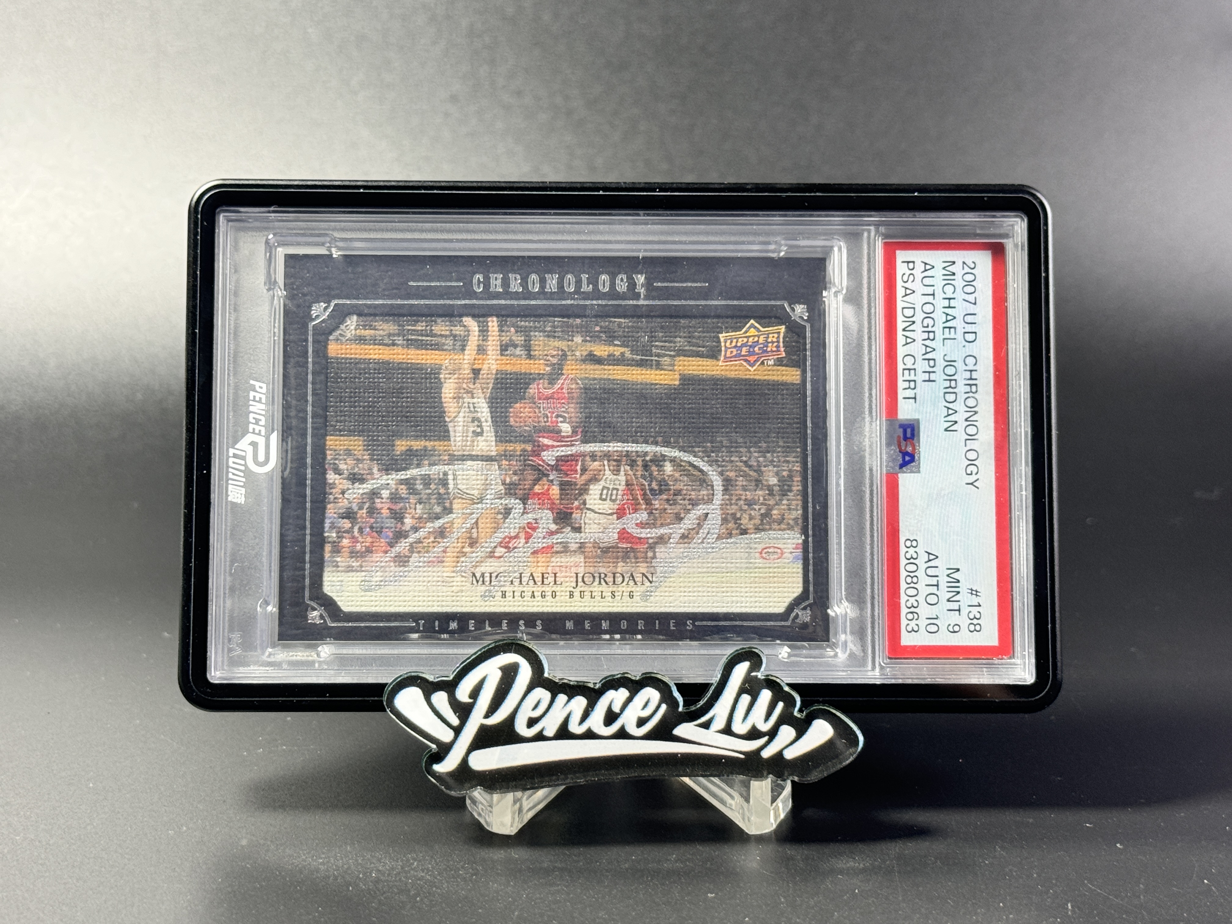 【喷子拍卖】2007-08 UD chronology Michael Jordan 芝加哥公牛 篮球之神 迈克尔 乔丹 时刻 签字 99编 银笔 卡签 季后赛历史最高得分63分 PSA9/10 墨迹难得超完美 大hit卡 送订制壳 福来哥