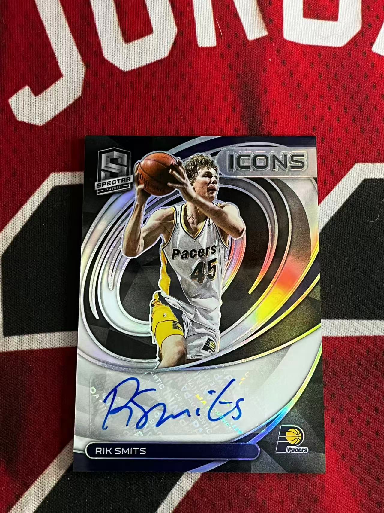 【接寄拍】2021-22 PANINI SPECTRA 光谱系列 步行者名宿 里克施密茨 99编 签字卡 ICON签 银折 折射 专收凑套必备【烂臭嘴拍卖】