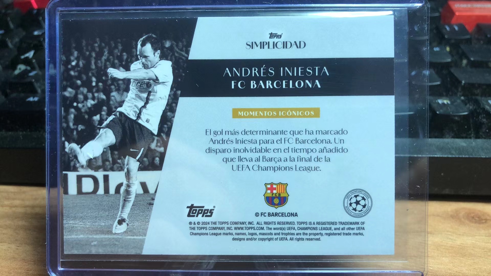 2023-24 Topps Simplicidad Andres Iniesta 西班牙极简 小白盒 伊涅斯塔 传奇 西班牙 巴塞罗那 世界杯冠军 18/49 绿折