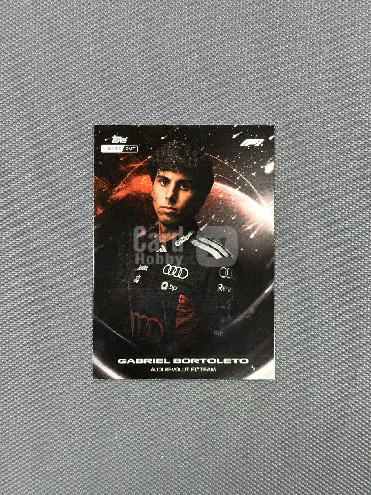 【欧卡体育】2026 Topps F1 Lights Out 车灯 Gabriel Bortoleto 博托莱托 银折 奥迪 收藏必备(No-李总)