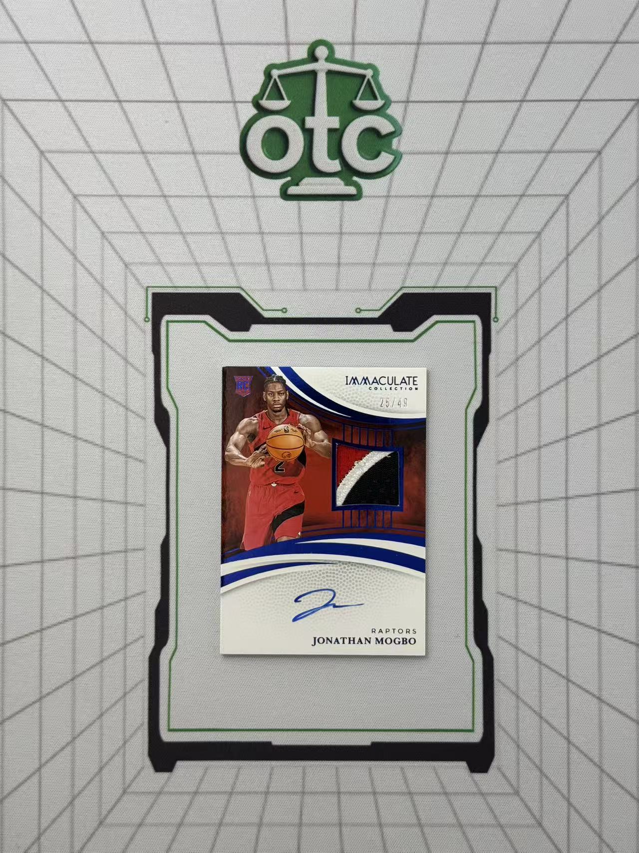 2024-25 Panini Immaculate Jonathan Mogbo 【盎司收藏】乔纳森 莫格博 49编 新秀 RPA 蓝平行 暴力切割 三色 猛龙 卡签 签字 球衣 物料 JJ21