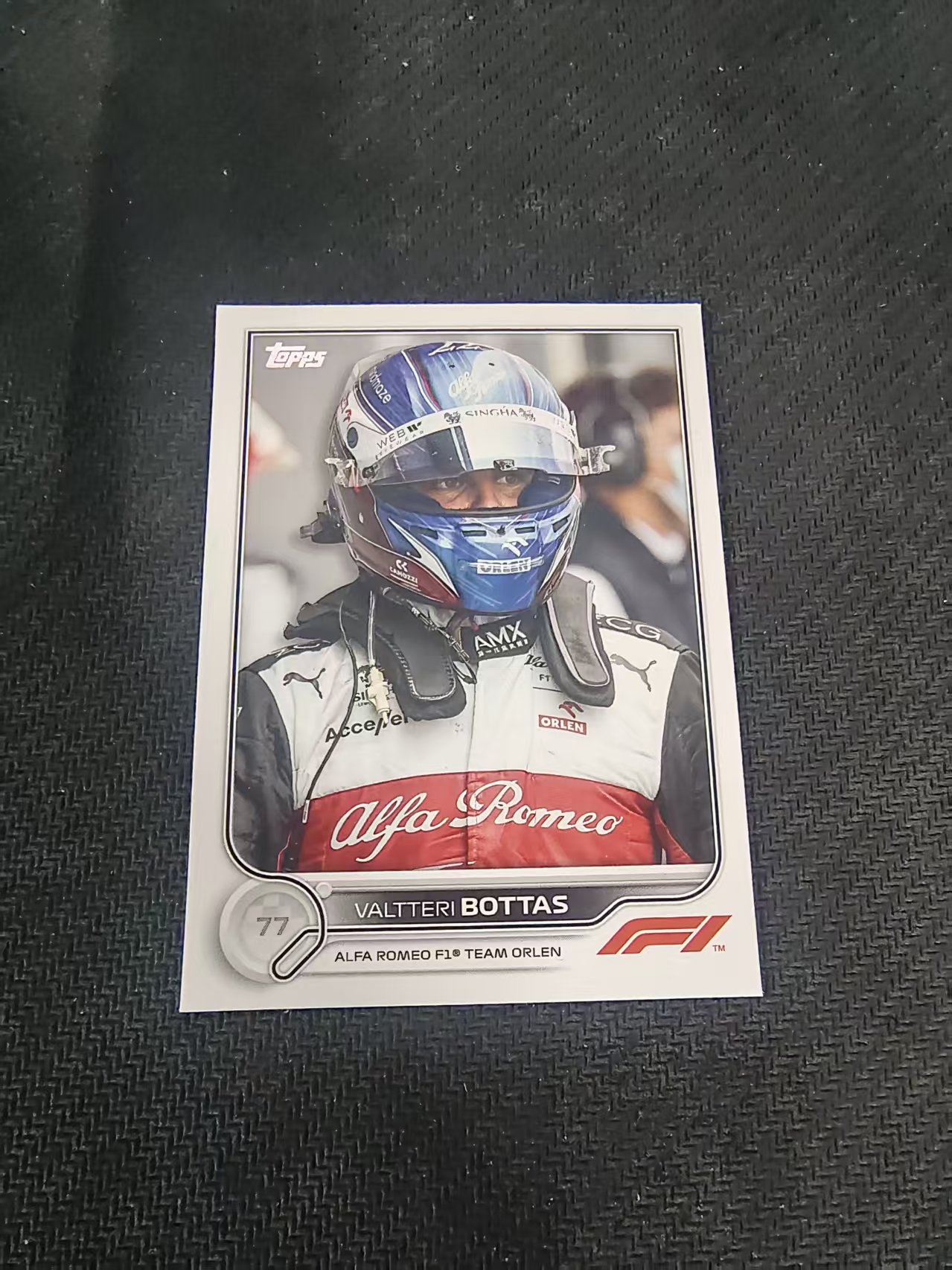 【汽水拍卖】2022 Topps Chrome F1 Valtteri Bottas 瓦尔特里 博塔斯 阿尔法罗密欧车队 划痕 边角瑕疵 @60