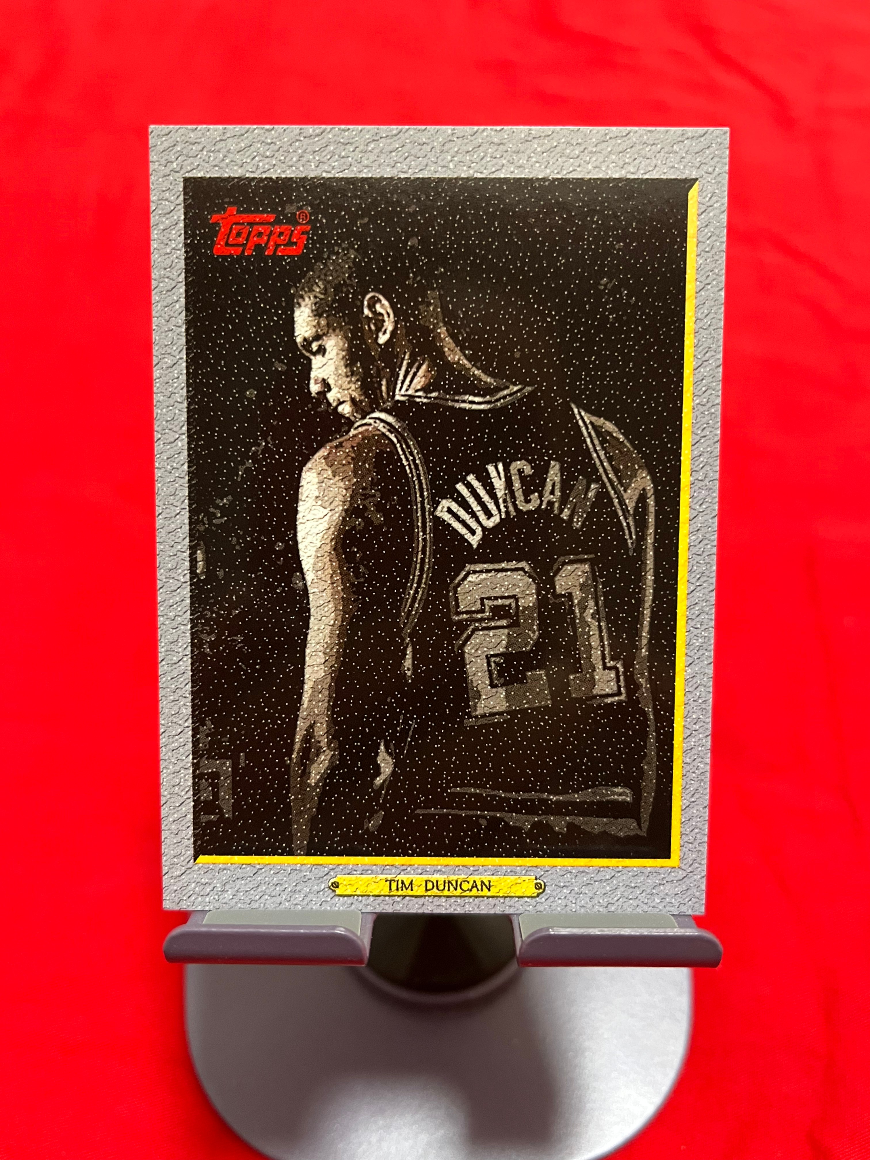 2006 Topps 老卡 老特 Tim Duncan 蒂姆 邓肯 石佛 马刺【油画 经典设计 土耳其红 TURKEY RED】【边角瑕疵如图 介意勿拍】#1096