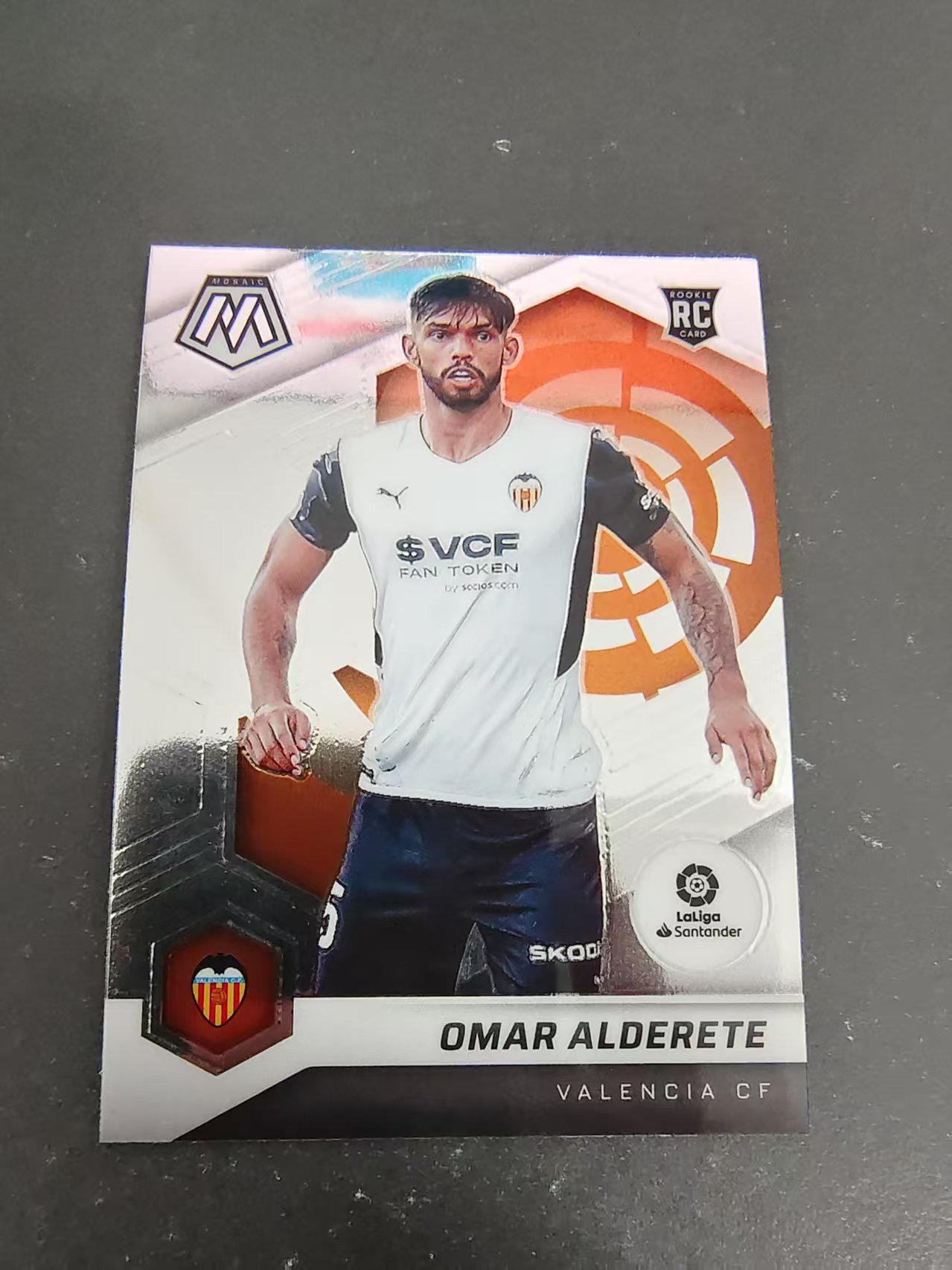 【可合并,不累计】2021-22 Panini Mosaic Omar Alderete 马赛克 西甲 瓦伦西亚 奥德莱特 新秀 RC 划痕 边角瑕疵 #194