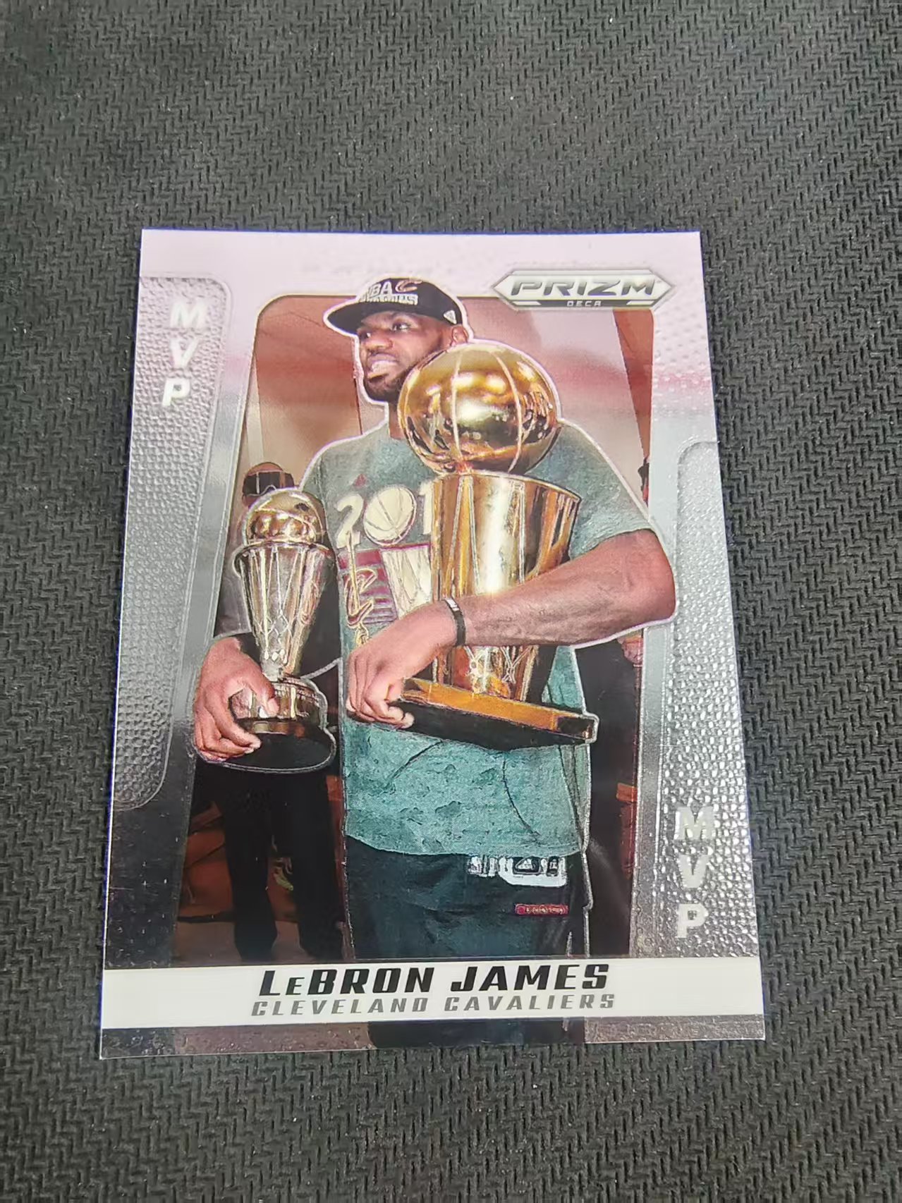 【可合并,不累计】2024-25 Panini Prizm LeBron James DECA PZ 热火 勒布朗 詹姆斯 老詹 复刻 MVP 捧杯 划痕 边角瑕疵 #294