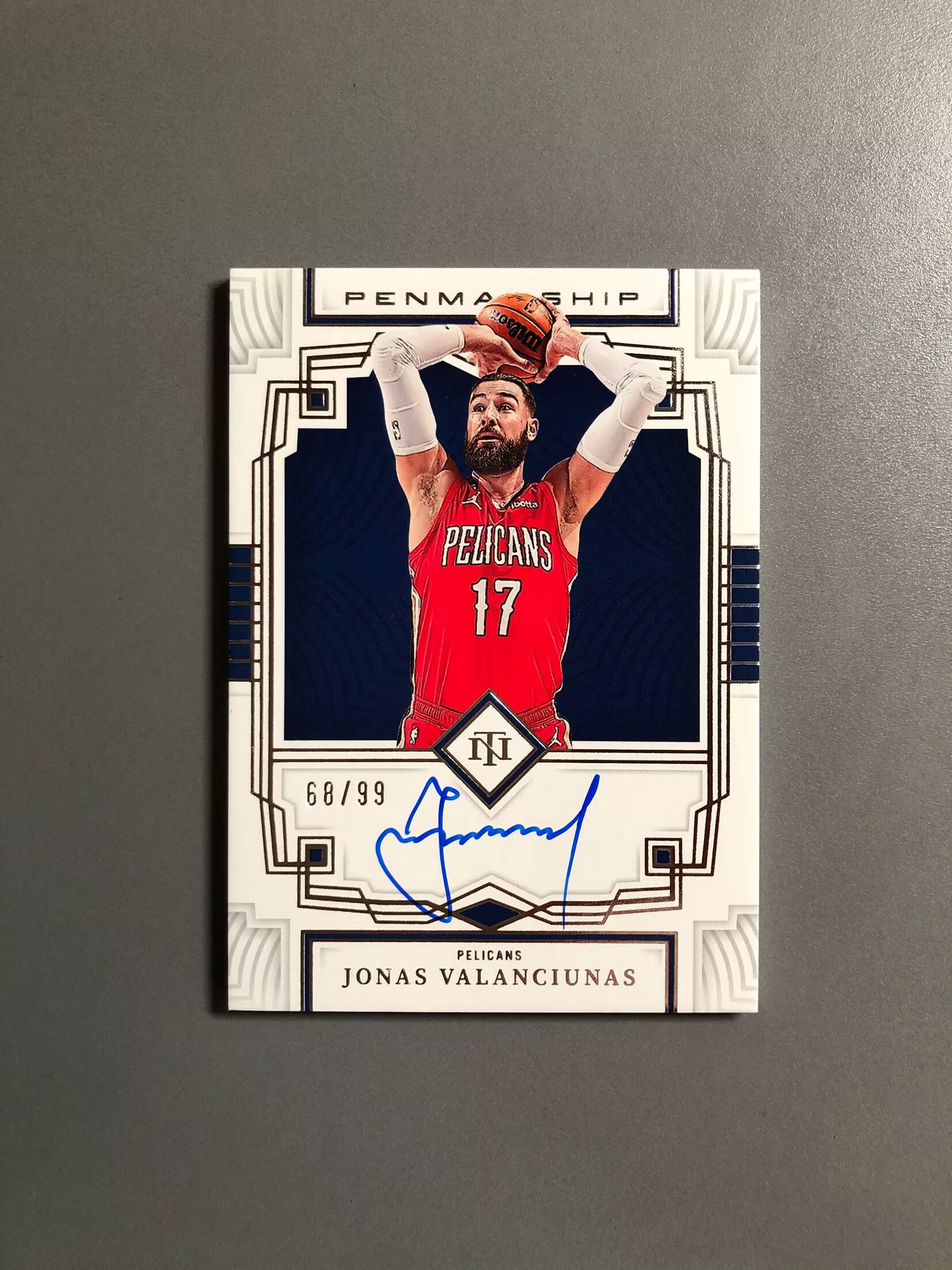 2022-23 Panini National Treasures Jonas Valanciunas 约纳斯·瓦兰丘纳斯 鹈鹕 签字 卡签 Penmanship 99编 实卡好看 瑕疵如图OS033