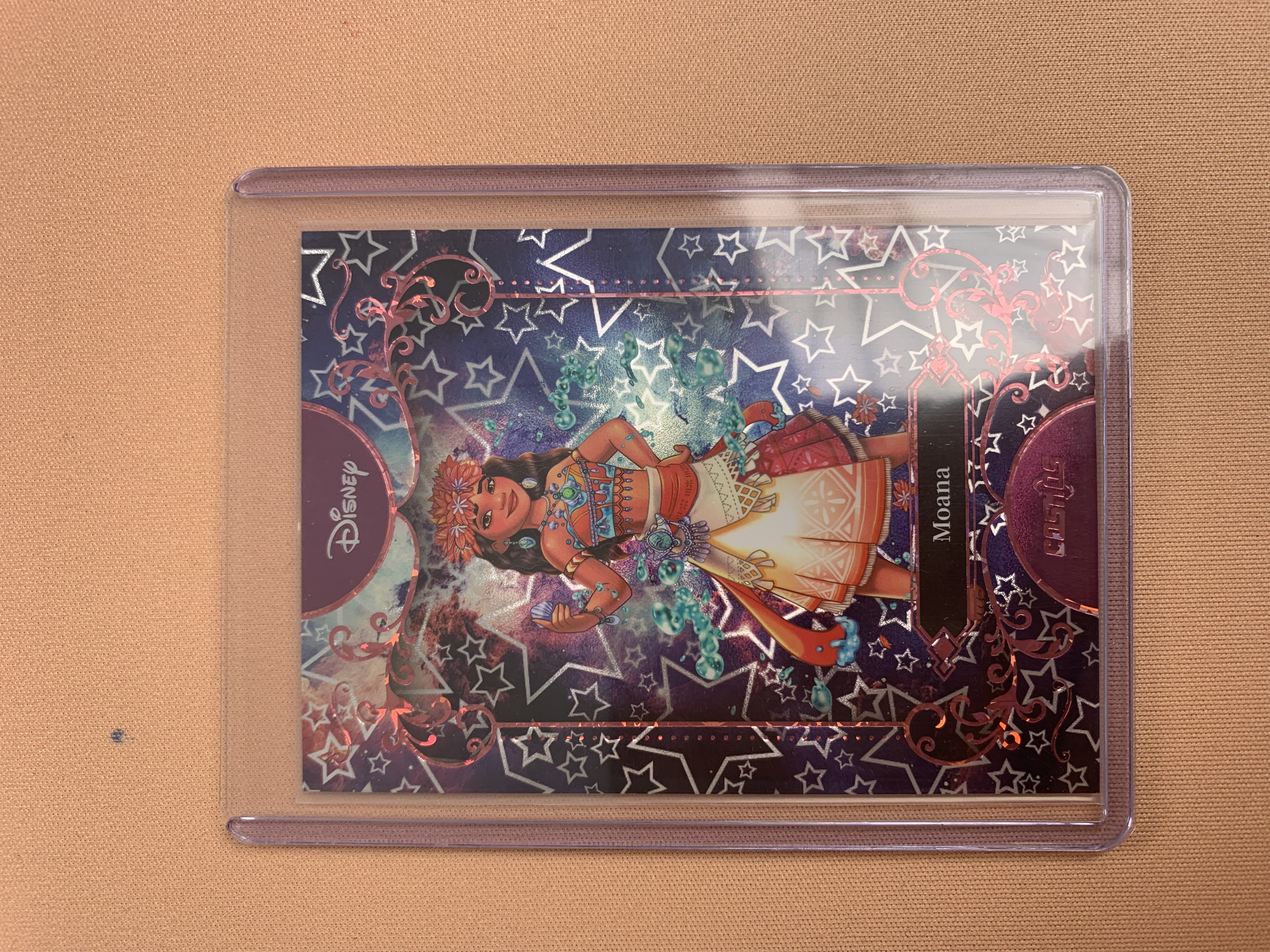 2025 Kakawow Disney 迪士尼cosmos 莫阿娜 红折/75 大比例 卡品如图 关联:米奇 米妮 史迪奇 小熊维尼 乐佩 艾莎 贝儿 爱丽儿 topps