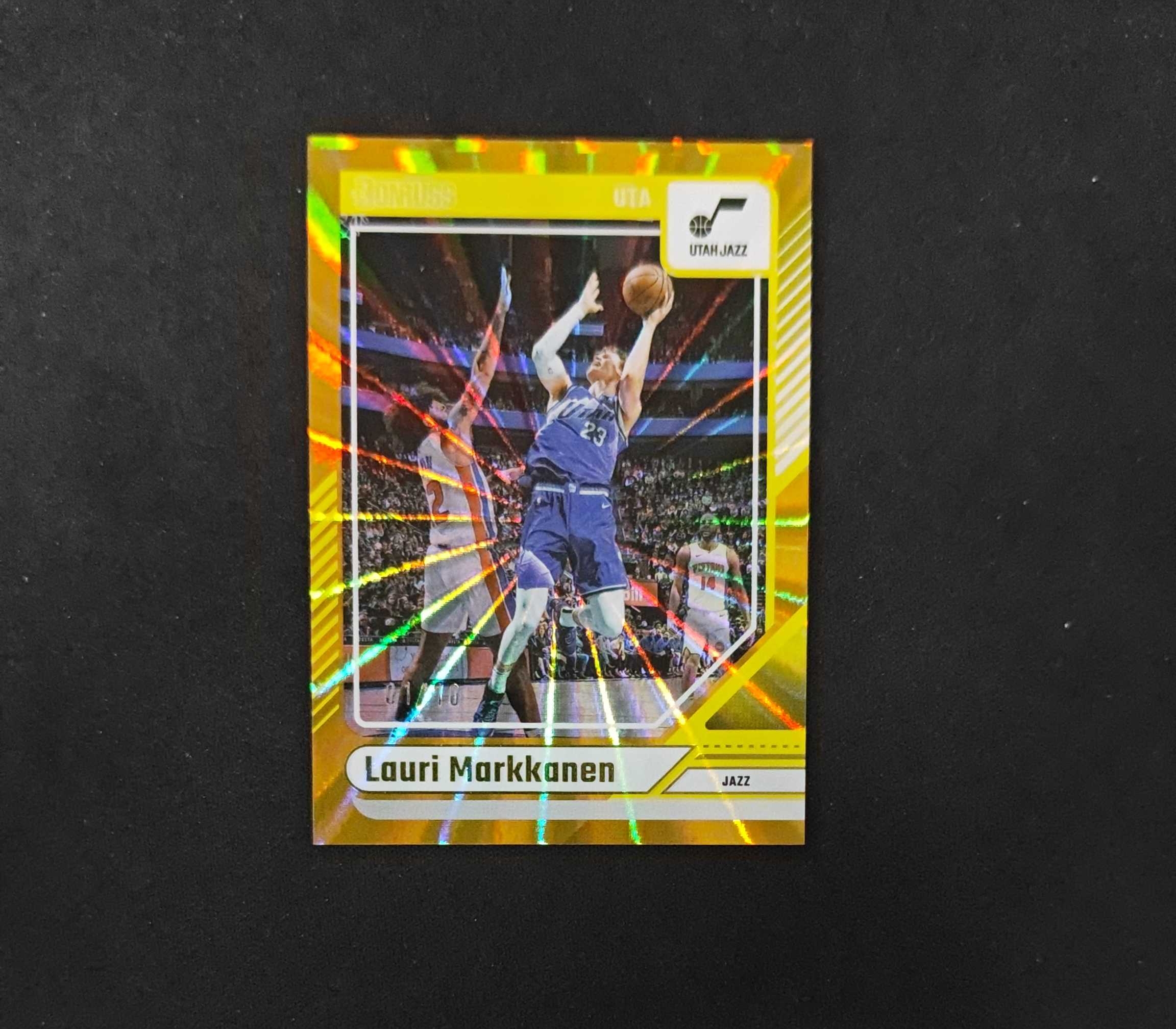 2024-25 Panini Donruss Lauri Markkanen 【SC拍卖】杜蕾斯 爵士 马尔卡宁 1/10编 金佛光 瑕疵如图 收藏必备(ing哥)