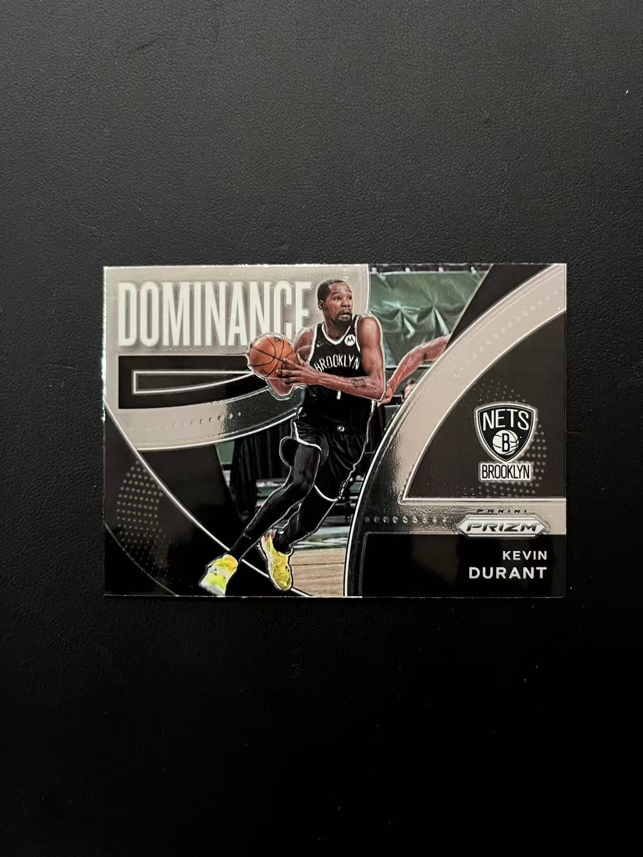 2021-22 Panini Prizm Kevin Durant 《王中王代卖》Prizm 布鲁克林篮网 凯文 杜兰特 Dominance 特卡 边角微白 瑕疵如图 凑套必备 可累积 D23