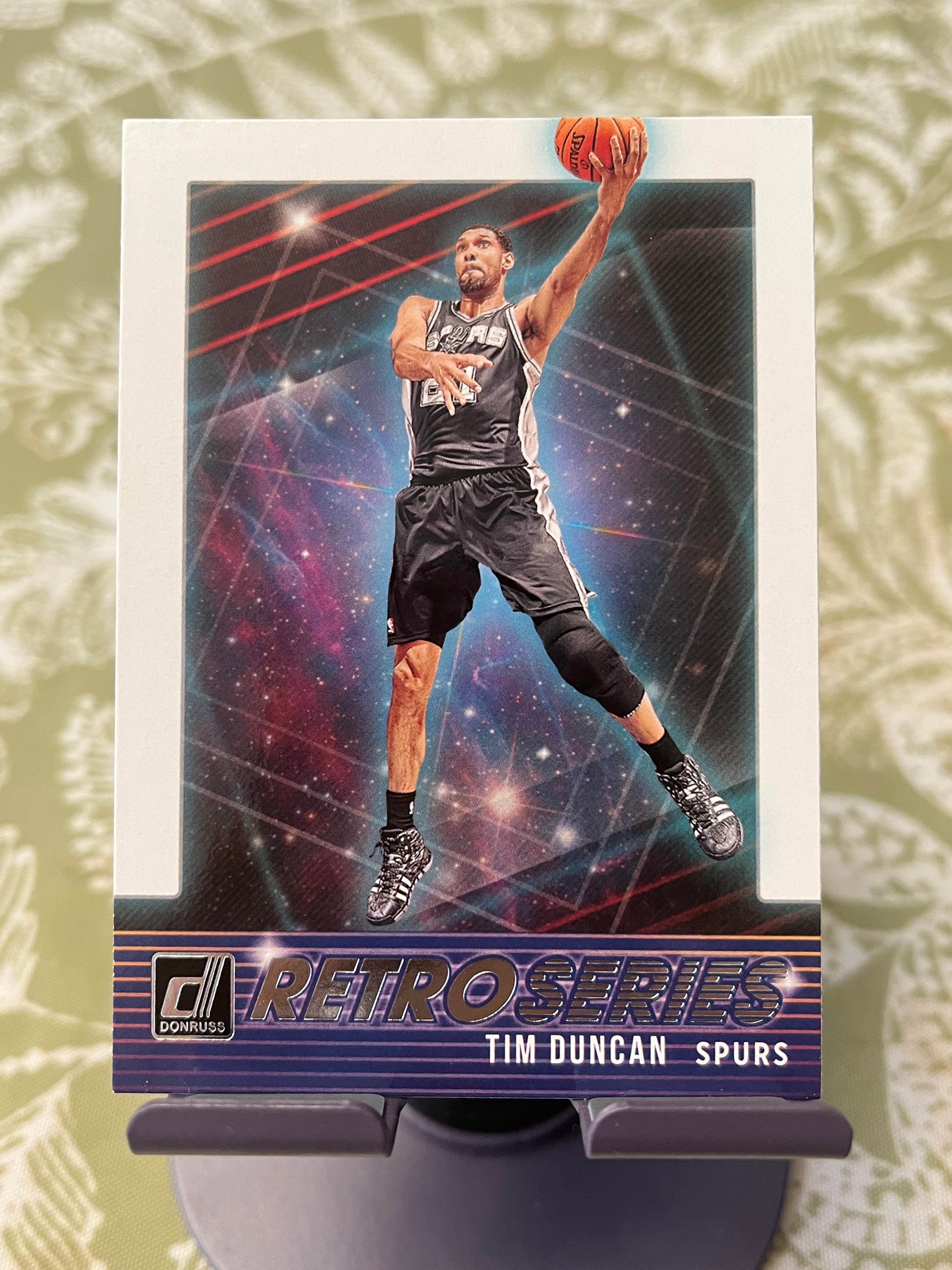 2021-22 Panini Donruss Tim Duncan 蒂姆 邓肯 石佛 马刺【RETRO SERIES 特卡 杜蕾斯系列】【边角瑕疵如图 介意勿拍】#1150