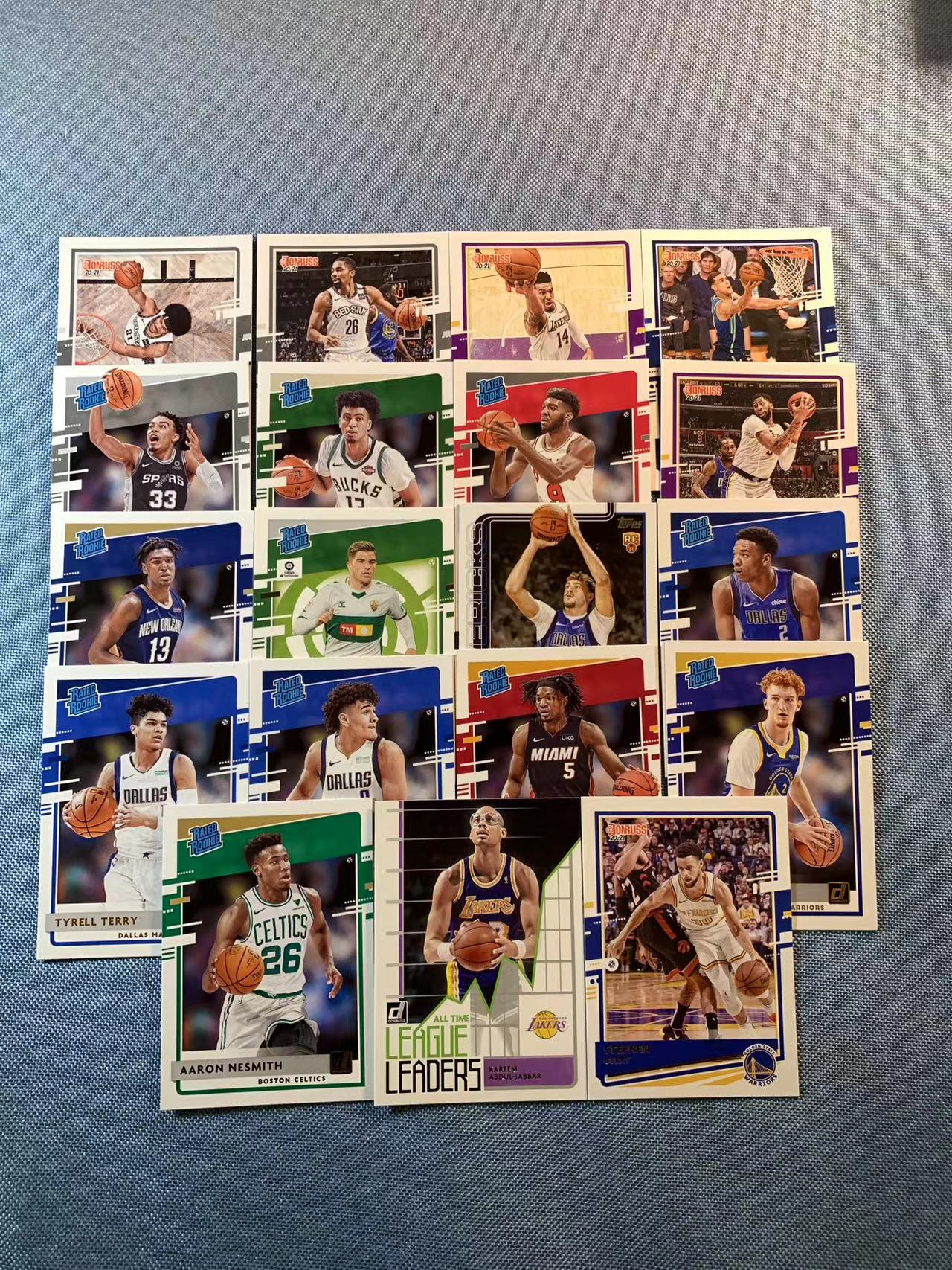 (詹叔代拍)2025-26 topps 库里 三分王 弗拉格 新秀rc donruss 戴维斯 浓眉等 特卡 折射 一图多张打包 顺丰寄付 i3