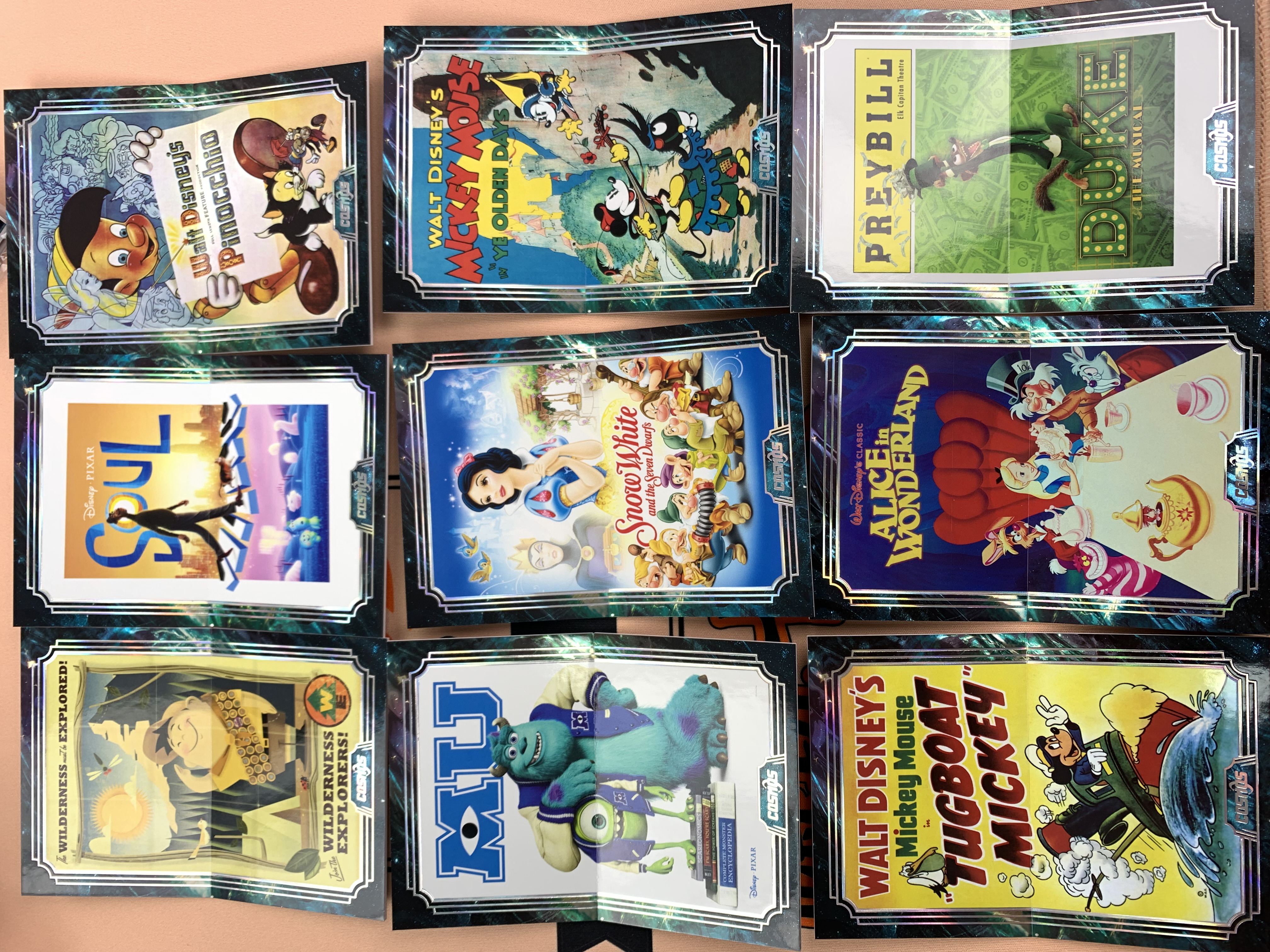 2025 Kakawow Disney 迪士尼 9张lot 海报小书 不重复 卡品如图 关联:米奇 米妮 史迪奇 小熊维尼 乐佩 艾莎 贝儿 爱丽儿 topps 4