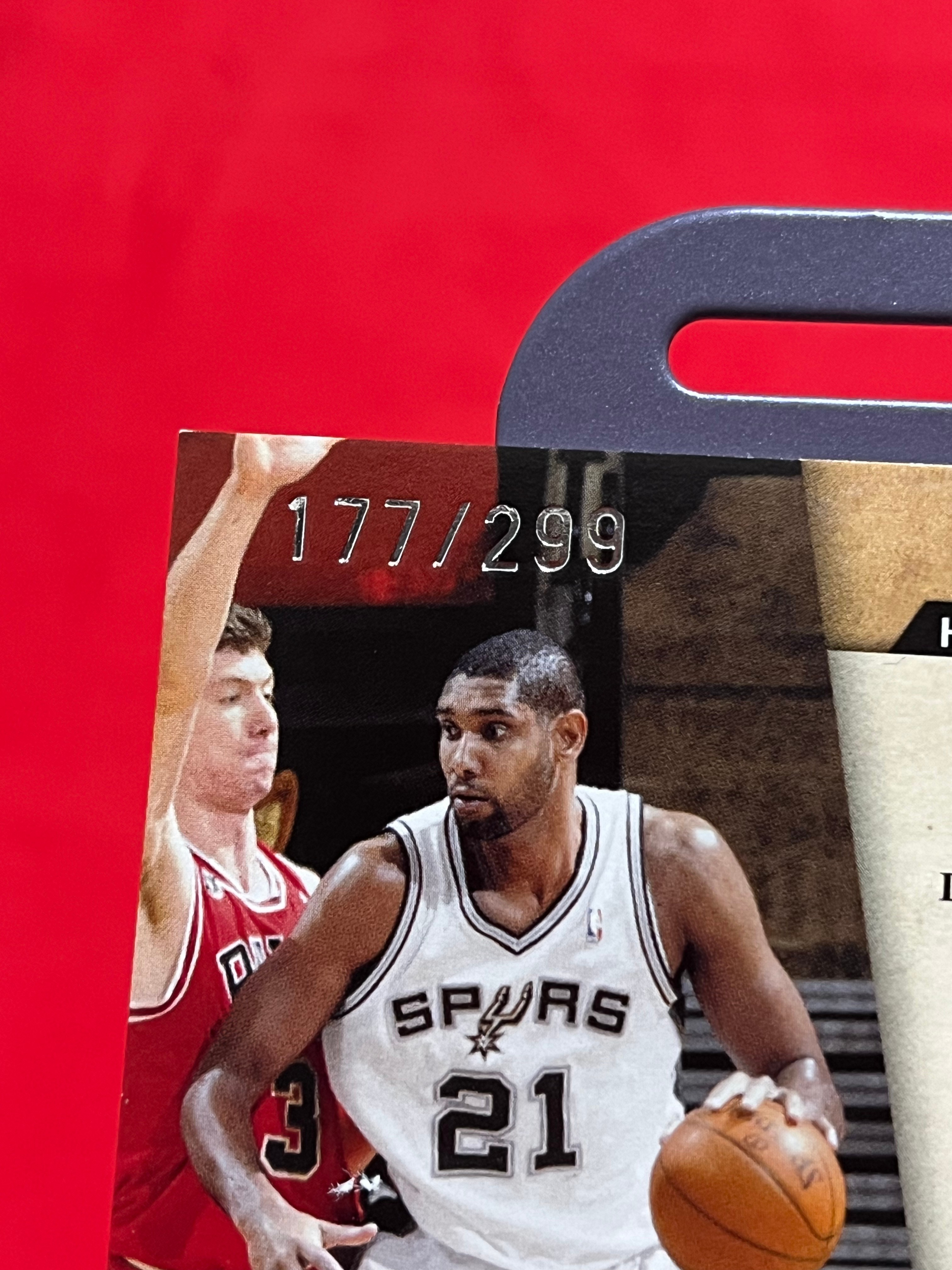2011 Panini 老卡 老特 Tim Duncan 蒂姆 邓肯 石佛 马刺【带编 177/299 金色折射 实卡超闪 GOLD STANDARD GS】【边角瑕疵如图 介意勿拍】#1110