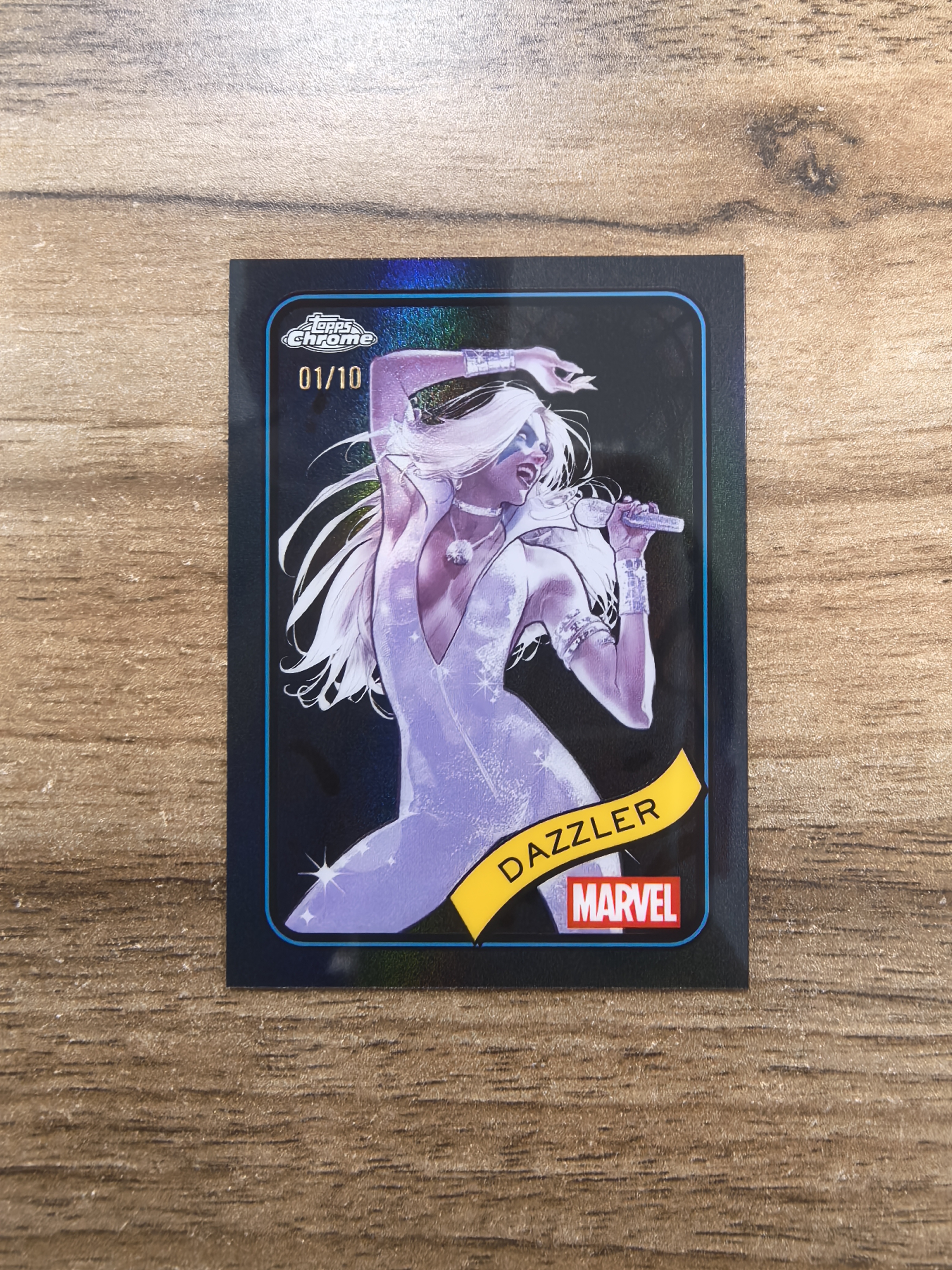 2025 Topps Chrome 漫威 DAZZLER 炫光姐 01/10编 首编 黑折 折射 微瑕 实卡精美 卡品如图 收藏必入 流浪