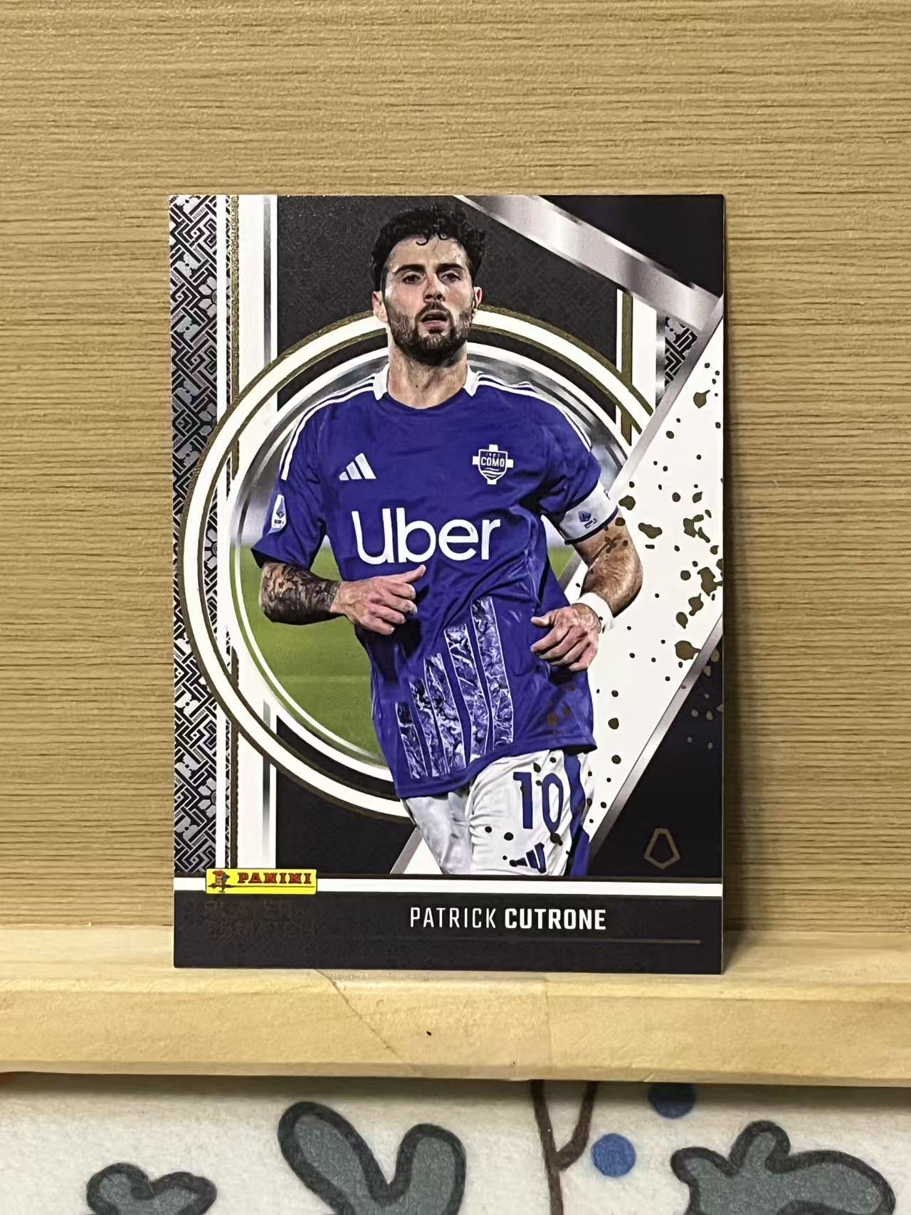 2025 Panini Player Of The Match patrick cutrone 帕特里克 库特罗内 科莫 意甲 MVP盒 实卡精美 收藏必备 LZ9
