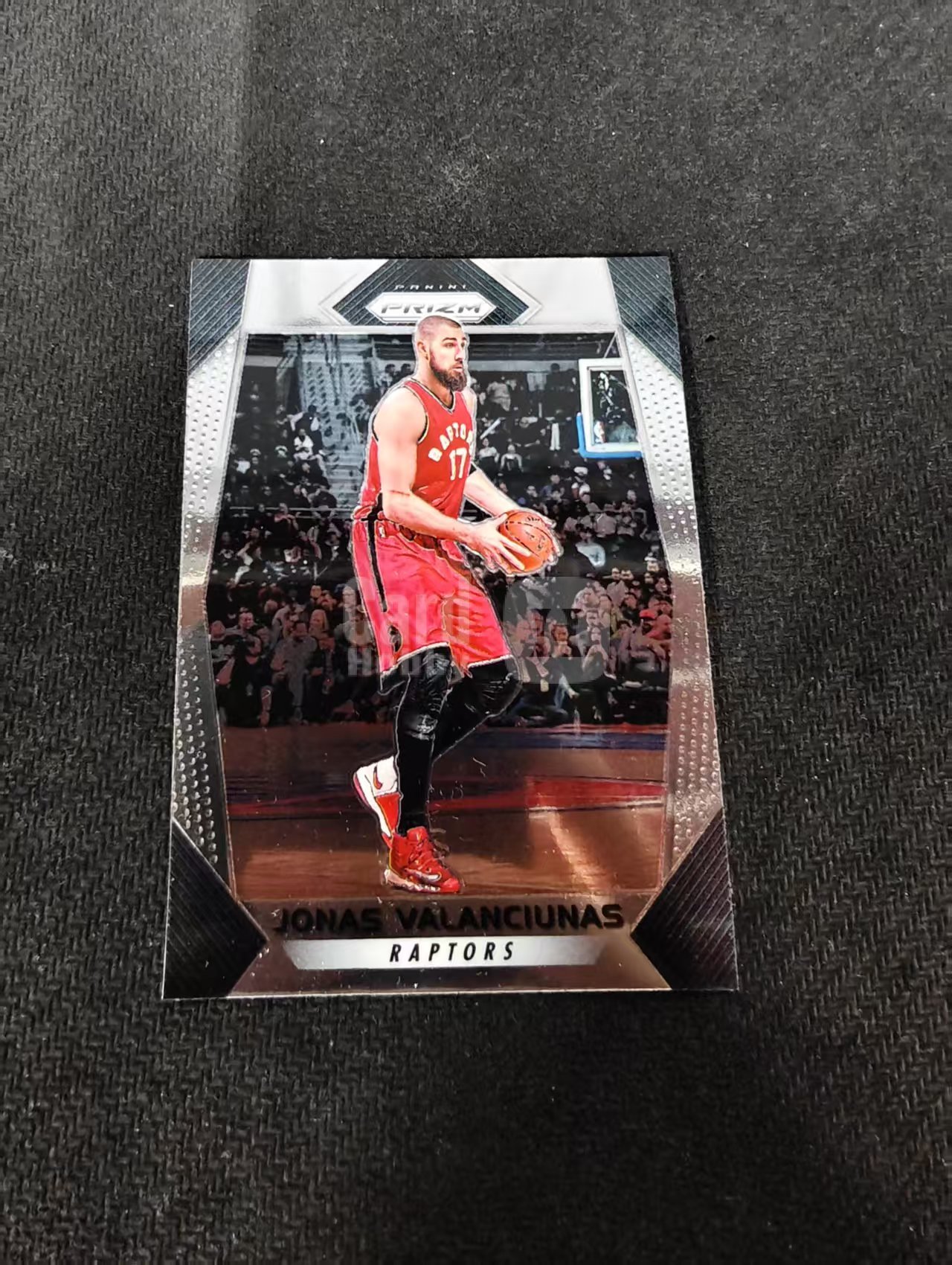 【可合并，不累计】2017-18 Panini Prizm Jonas Valanciunas 瓦兰丘纳斯 猛龙 pz 划痕 边角瑕疵 #33