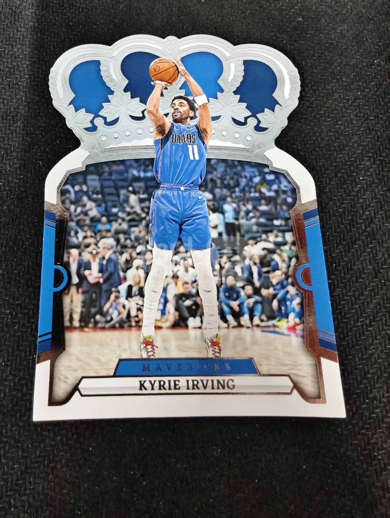 2023-24 panini Crown Royale KYRIE IRVING 独行侠 凯里 欧文 皇冠 异形 划痕 边角瑕疵 #81