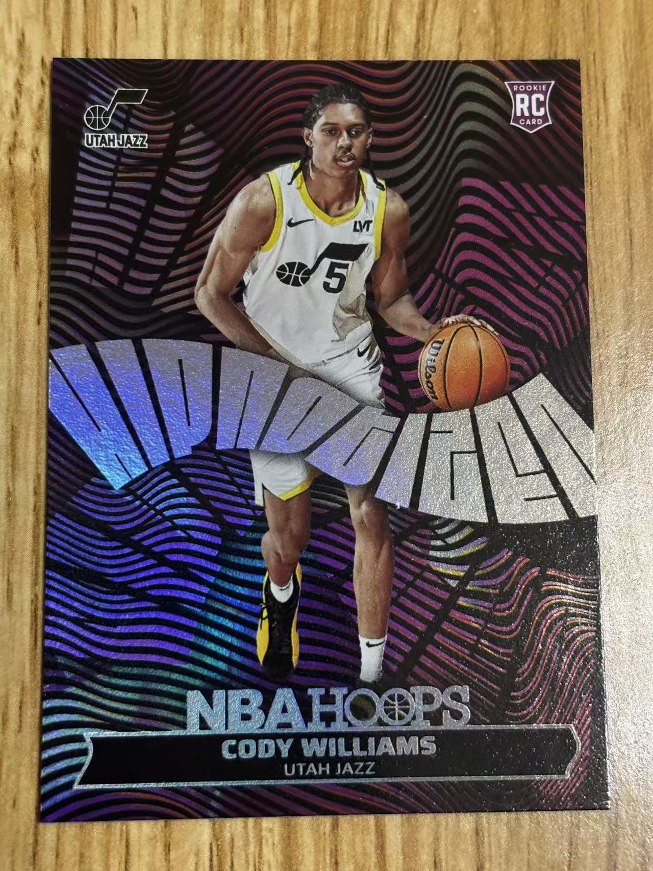 2024-25 Panini NBA Hoops Cody Williams RC 【磊子球星卡】爵士新秀 科迪 威廉姆斯 银折波纹特卡,潜力新秀,未来可期,卡品如图