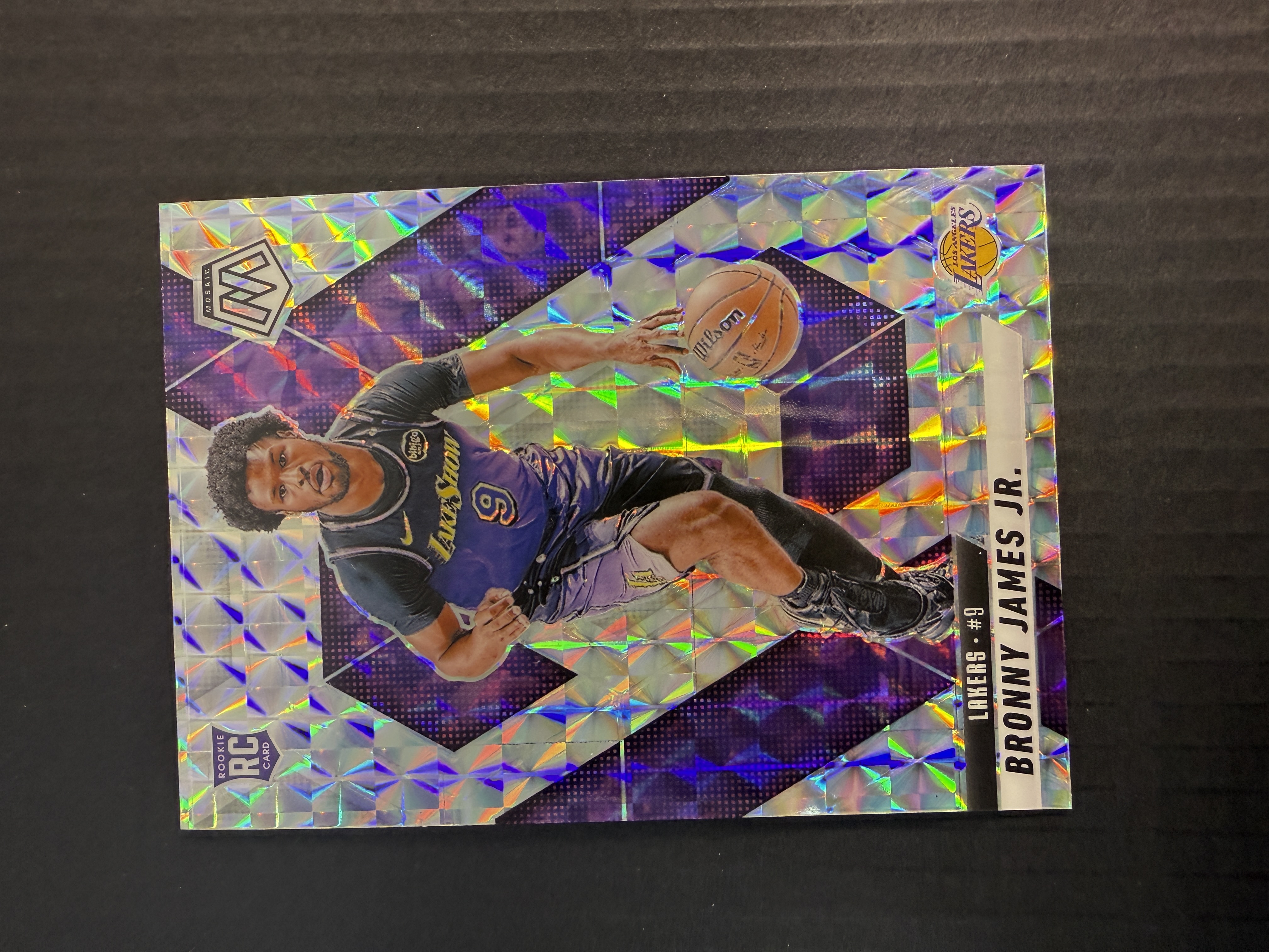 【GOAT山羊拍卖】航 2024-25赛季 马赛克mosaic系列 布朗尼詹姆斯 新秀银马赛克折 湖人新星 品相如图