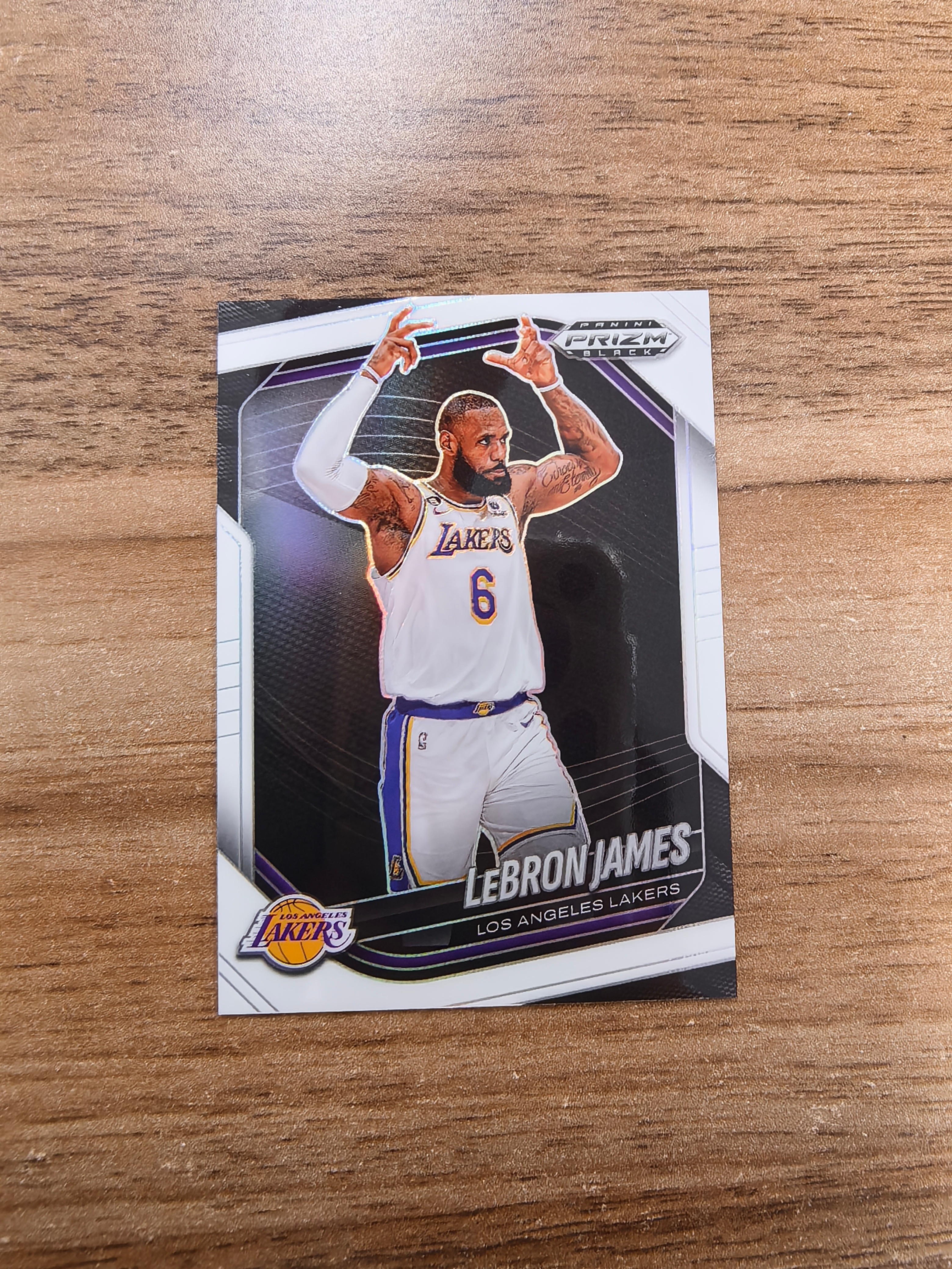2024-25 Panini Prizm Black LeBron James 湖人 勒布朗詹姆斯 051/175编 白折 折射 微瑕 实卡精美 卡品如图 收藏必入 流浪