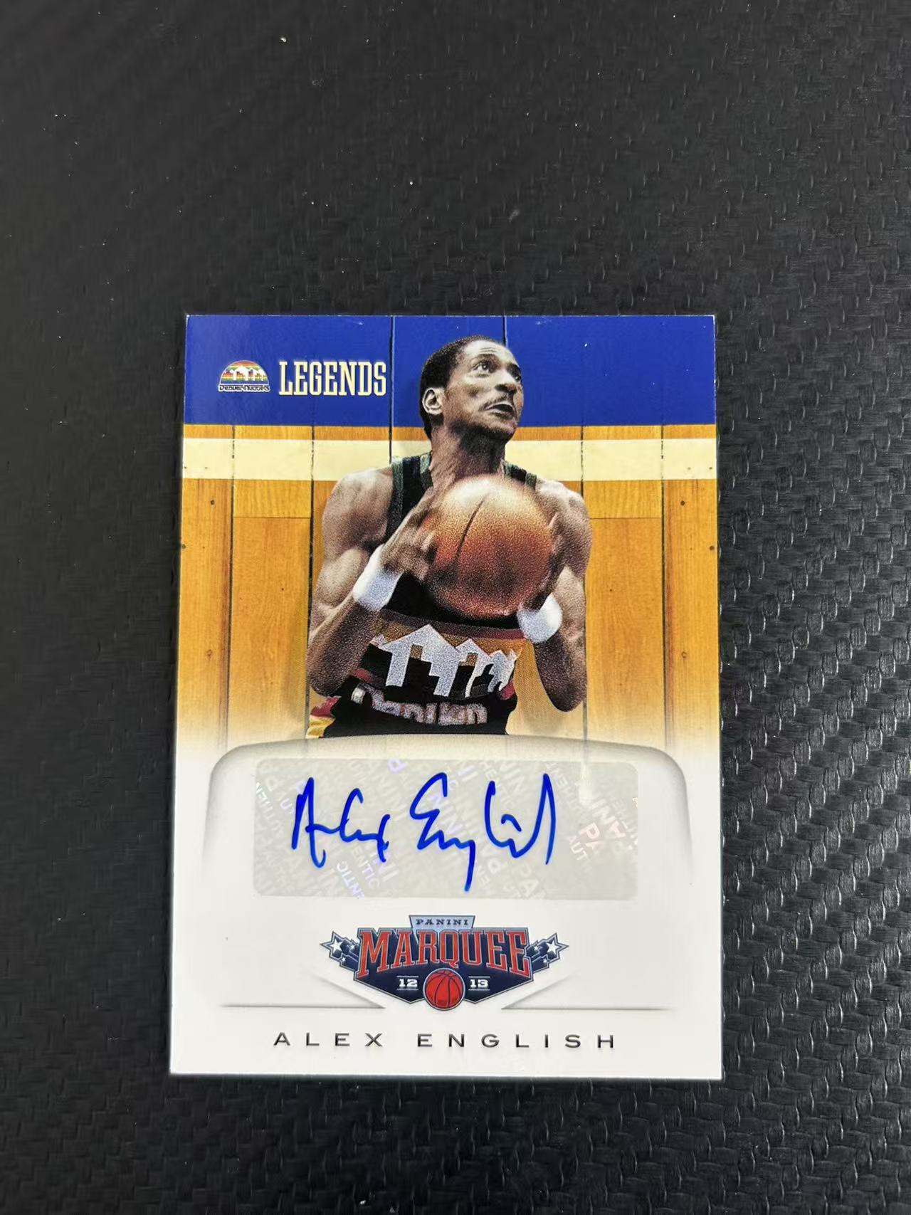 2012-13 Panini Marquee Alex English #12【灯灯拍卡】 马奎系列 名宿 掘金 阿历克斯 英格利什 签字 传奇签 全签 经典传奇 收藏必备【雪茄】