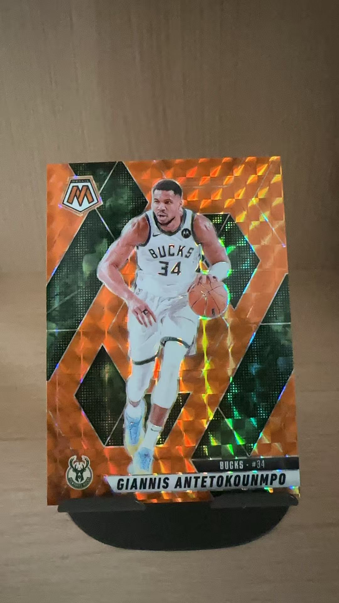 2024-25 Panini Mosaic Giannis Antetokounmpo #13马赛克 雄鹿 阿德托昆博 字母哥 橙马赛克折 折射 249编 卡品如图