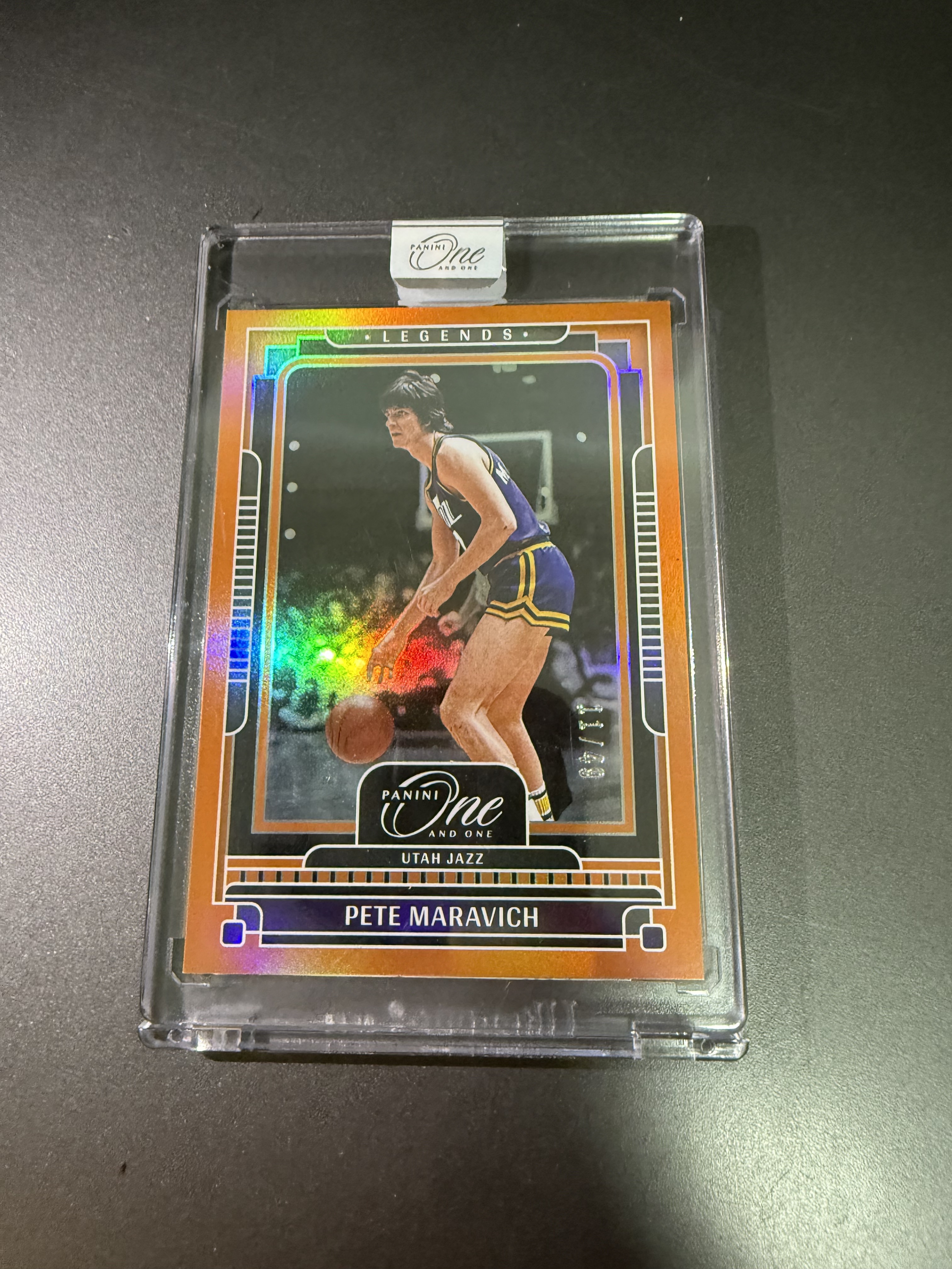 2024-25 Panini One and One Pete Maravich 皮特 马拉维奇/手枪 橙折 49编 原封砖 T