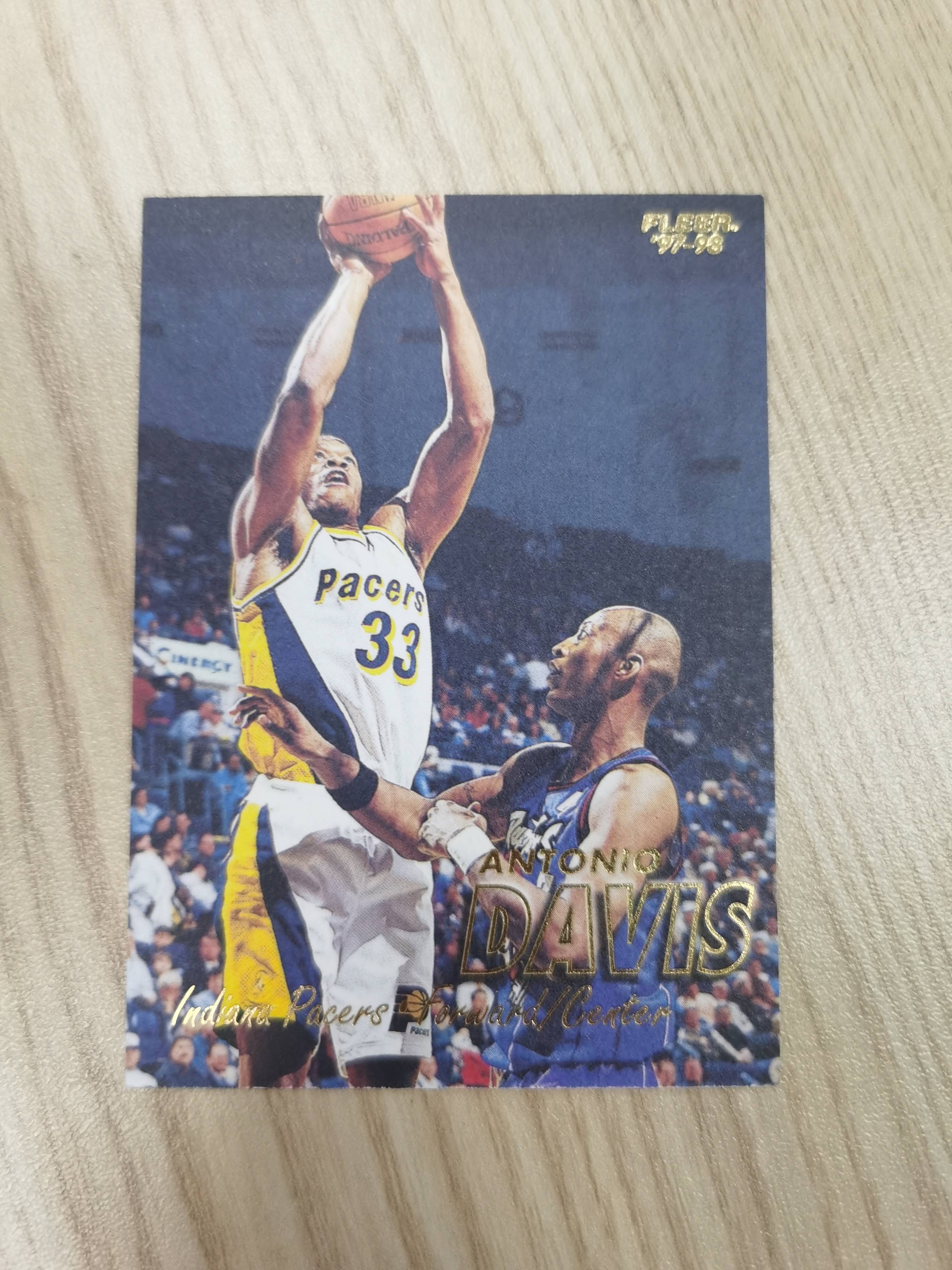 1997-98 Fleer Base Antonio Davis 1997-98 安东尼奥-戴维斯 fleer 金标 画报材质 1届全明星 步行者 硬通货 极具收藏价值