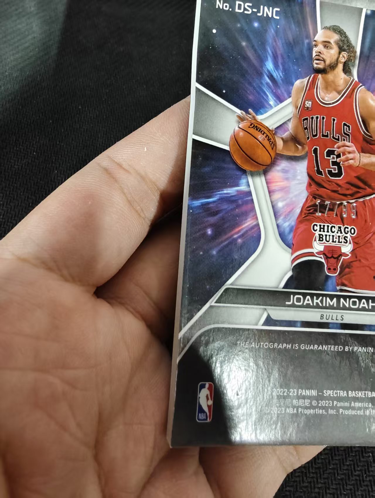 【汽水拍卖】2022-23 Panini Spectra Joakim Noah 光谱 乔金 诺阿 /99编 深空签 银折 签字 公牛 瑕疵如图