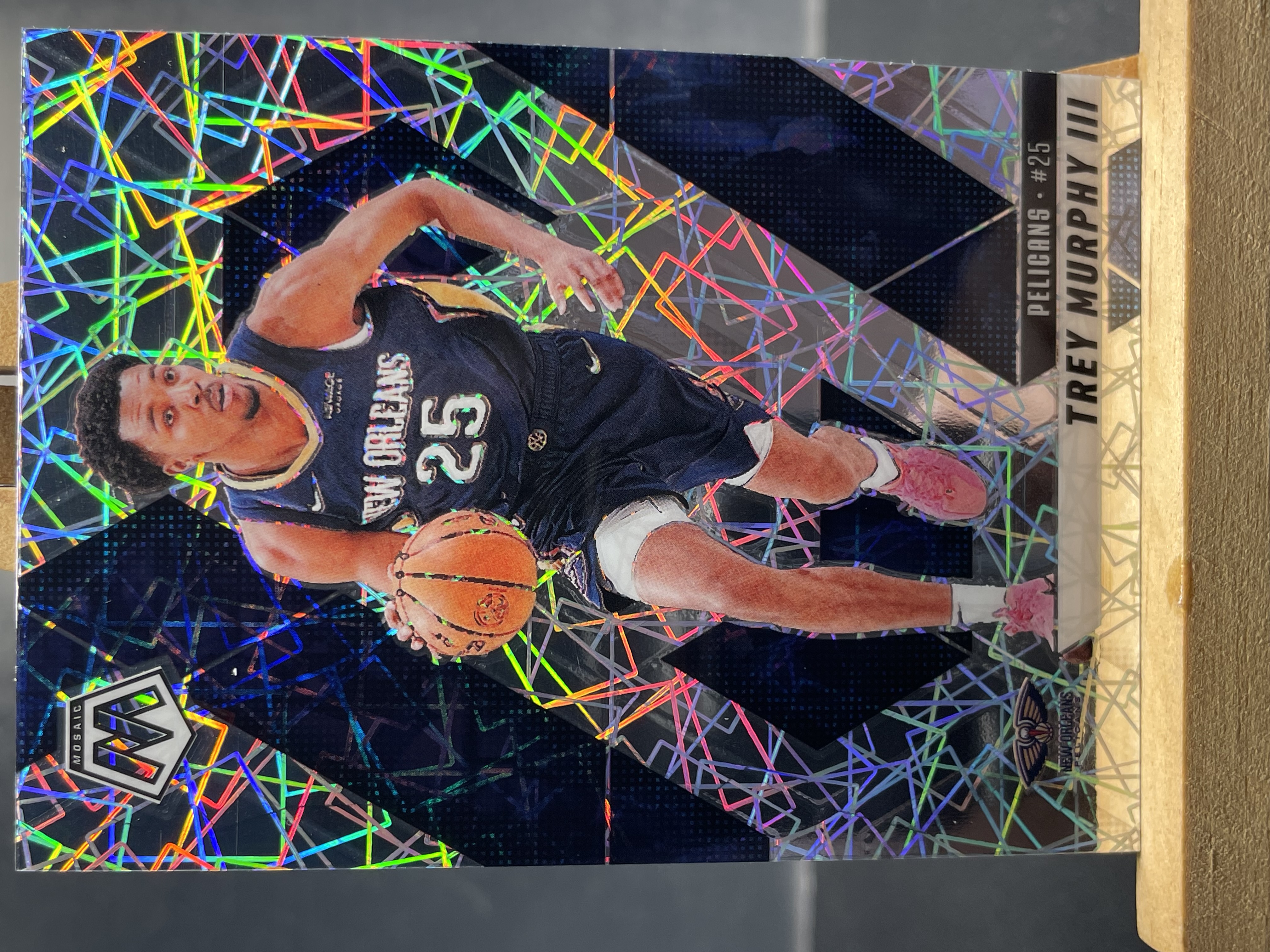 (B7) 2024-25 PANINI 马赛克系列 折射 特雷 墨菲三世 鹈鹕 实卡好看 收藏凑套必备 卡品如图 !!!