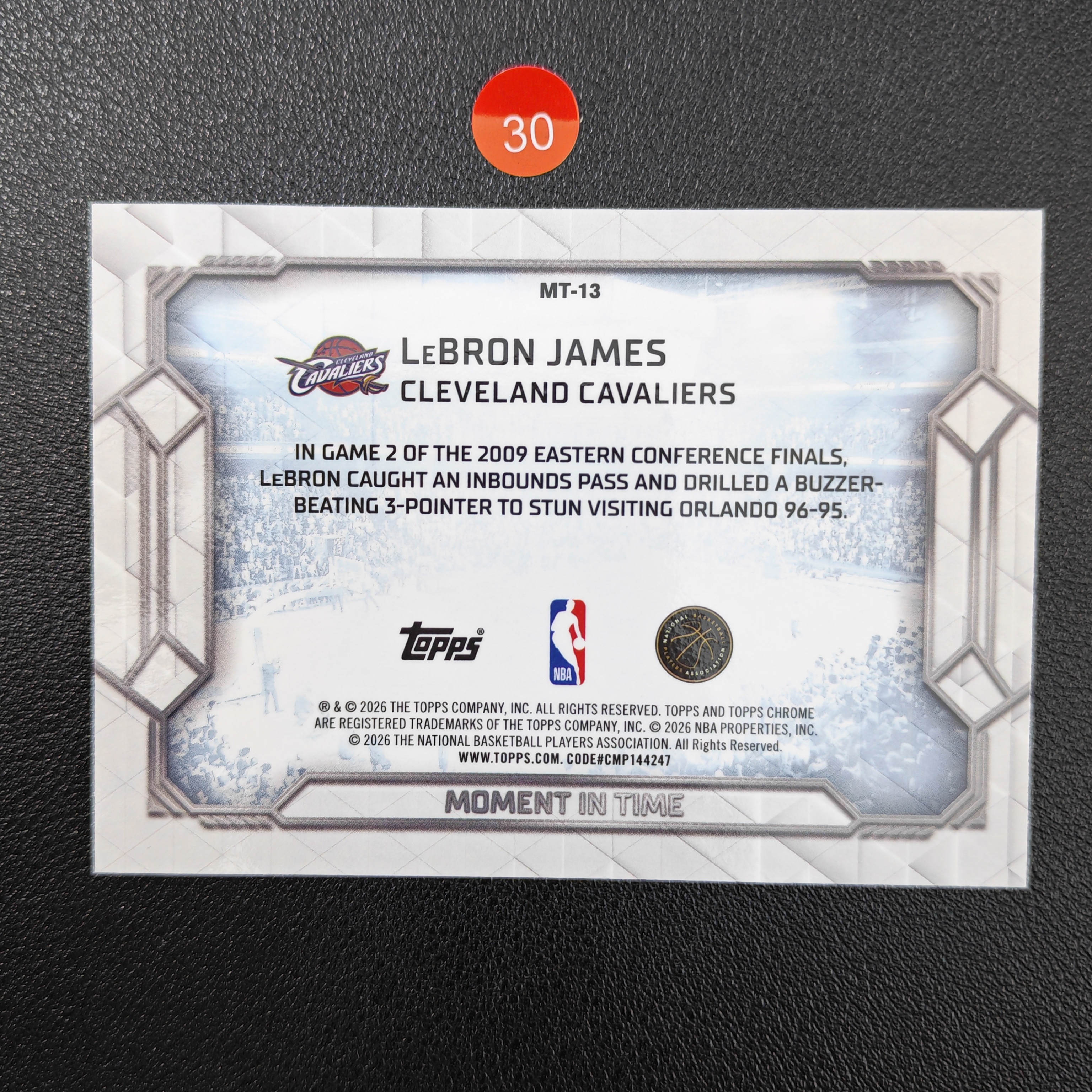 【鹰歌拍卖】勒布朗·詹姆斯 骑士时期 MomentinTime时刻特卡|2025-26 Topps Chrome 小皇帝 乐邦 老詹 绝杀时刻 历史得分王 21次全明星 凑套必备 不保卡品 #momo