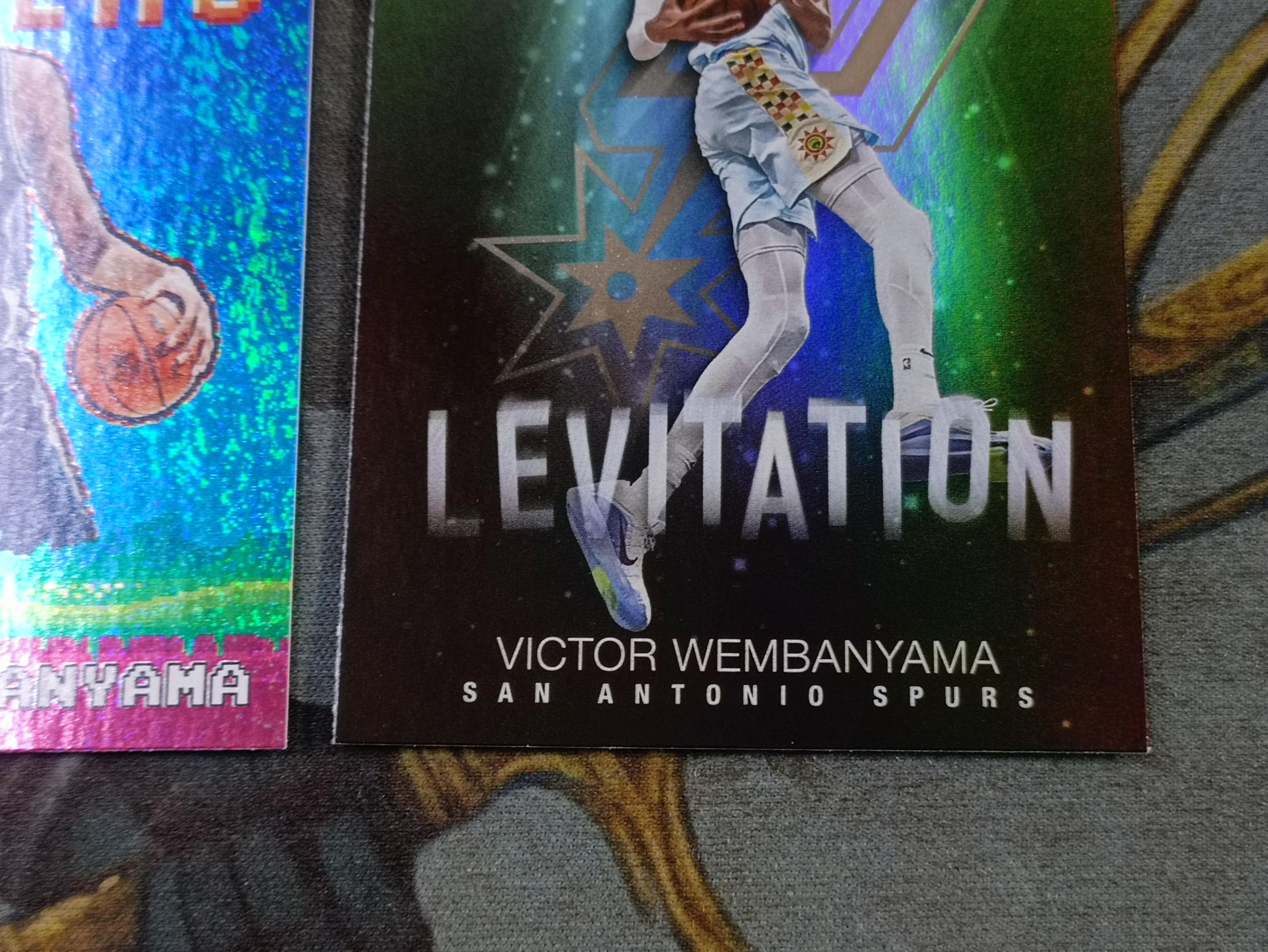 2025-26 Topps Flagship Victor Wembanyama 文班亚马 折射亮面 Combo /Levitation 特卡 打包3张lot 马刺(微瑕)《苏州卡通》J【MJ】