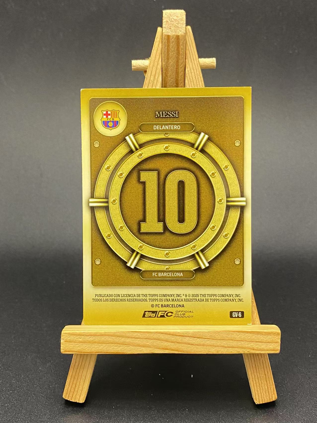 2025 【六六代卖】 topps Lionel Messi 梅西 阿根廷 巴萨铁罐队盒 Gold Vault 金库特卡 瑕疵如图(烬01)