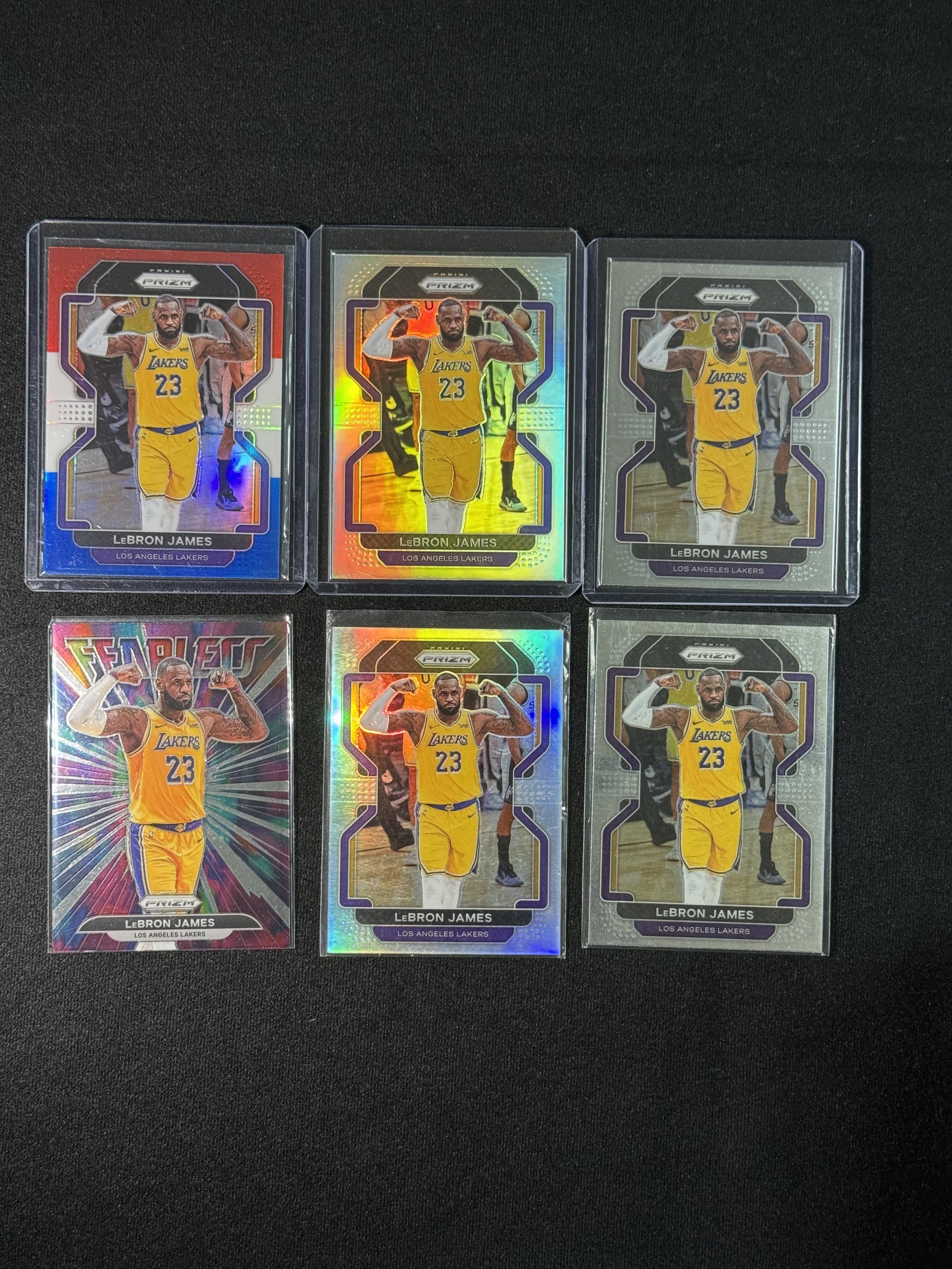 2021-22 Panini Prizm LeBron James RC 【扎克代卖】PZ 湖人 LBJ 勒布朗詹姆斯 秀肌肉 彩虹 三色折 银折 瑕疵如图 投资必备