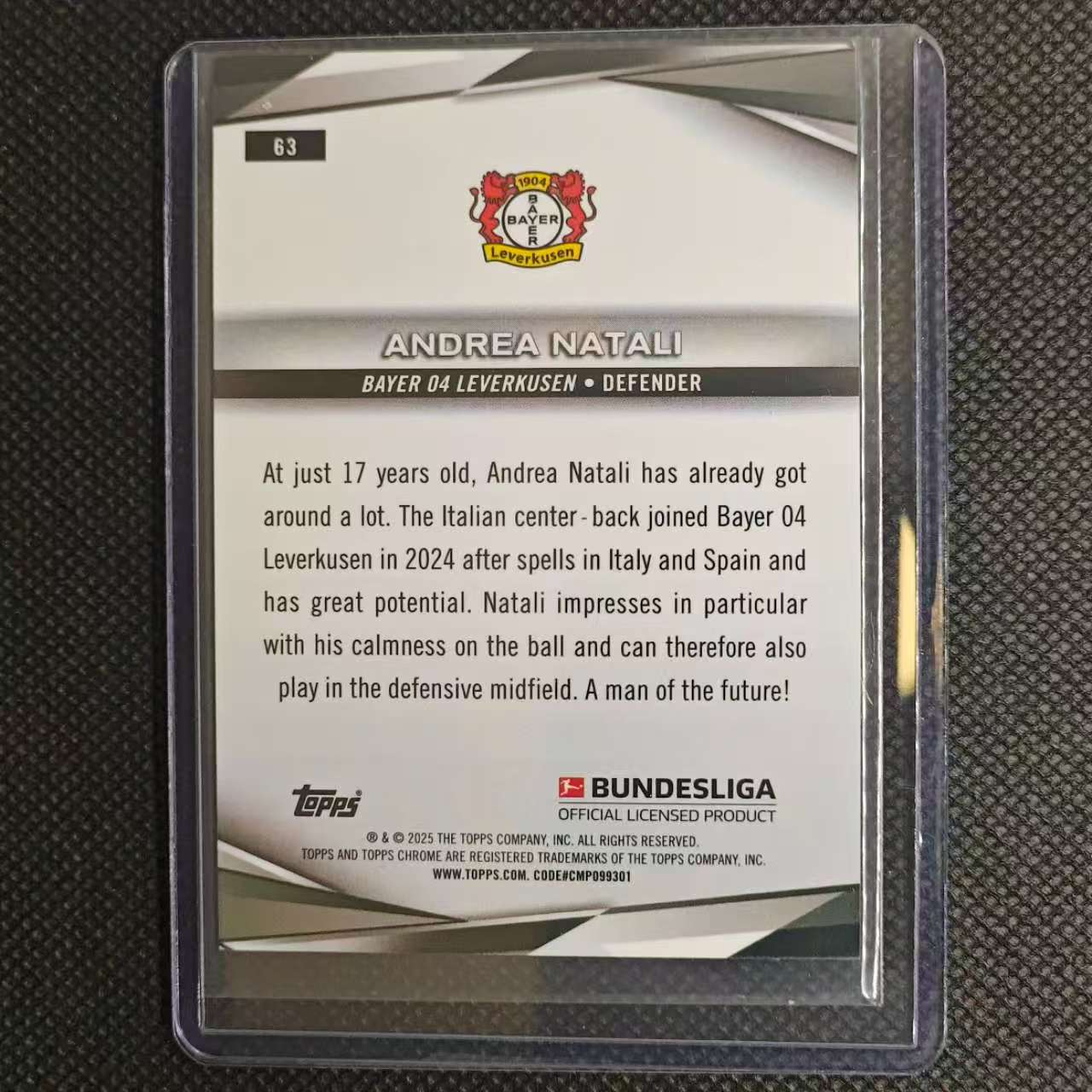 2025 Topps Chrome Andrea Natali RC 团长#德甲 蓝宝石 勒沃库森 安德烈亚 纳塔利 RC新秀 99编 绿碎冰折 折射 不保卡品细节看图