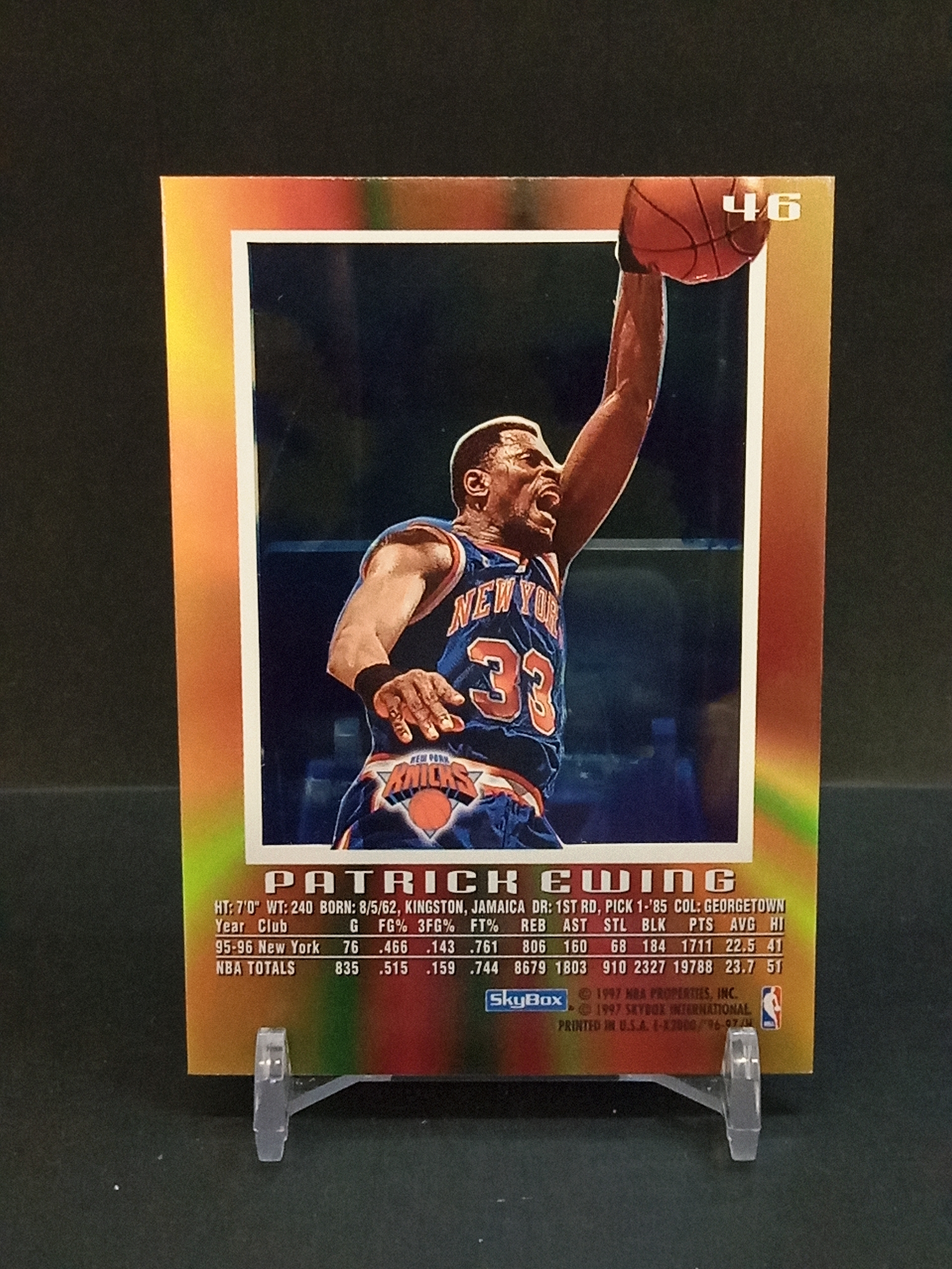 【DC拍卖】9.29小科比(微瑕) `1996-97 Skybox E-X2000 #46 Patrick Ewing 帕特里克尤因 纽约尼克斯 经典老折射球星卡,大猩猩`
