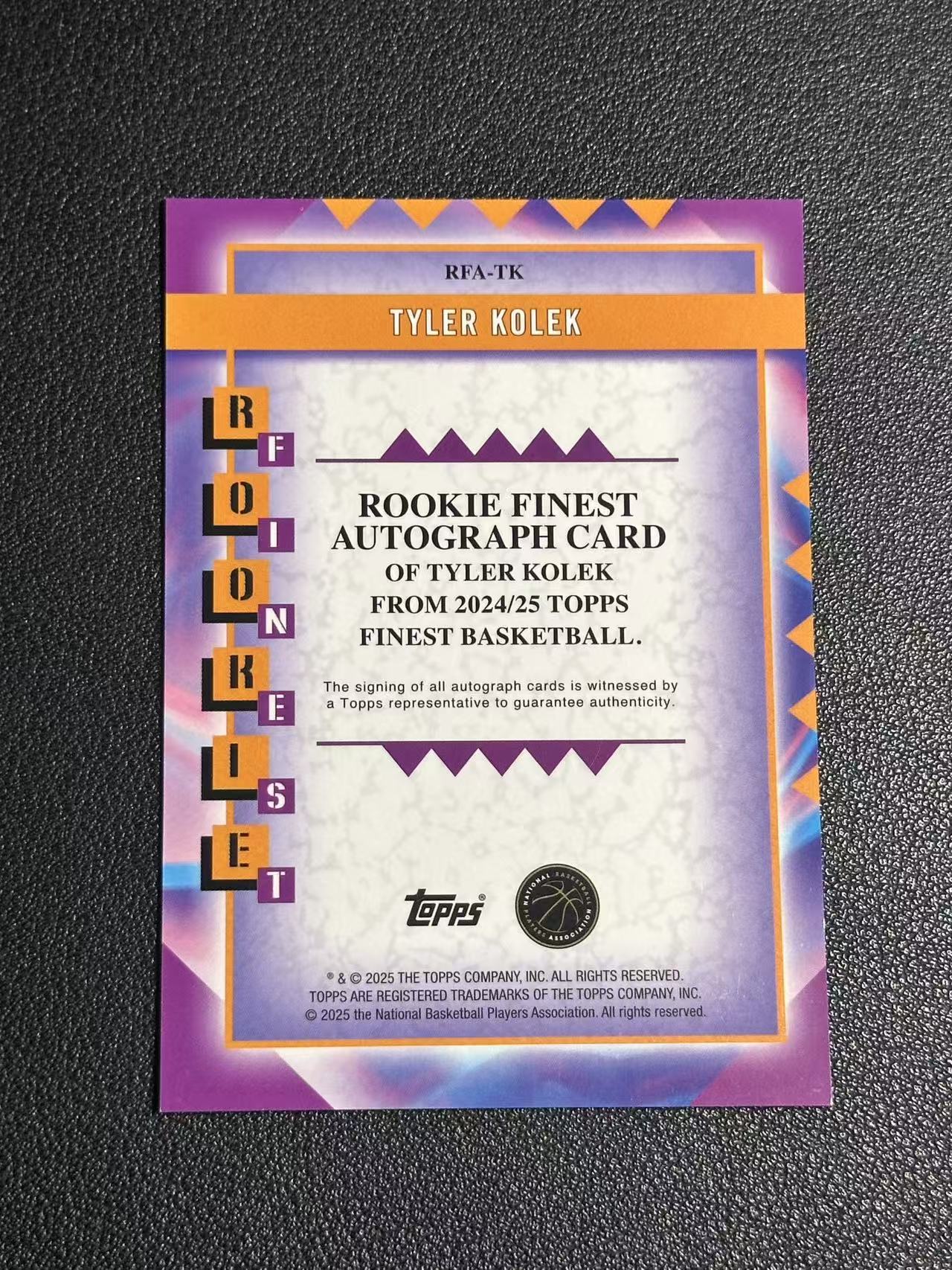 2024-25 Topps Finest Tyler Kolek RC 【欧卡体育】新秀 泰勒 科勒克 签字 99编 蓝格子折 RFA 尼克斯 卡品如图(reject)